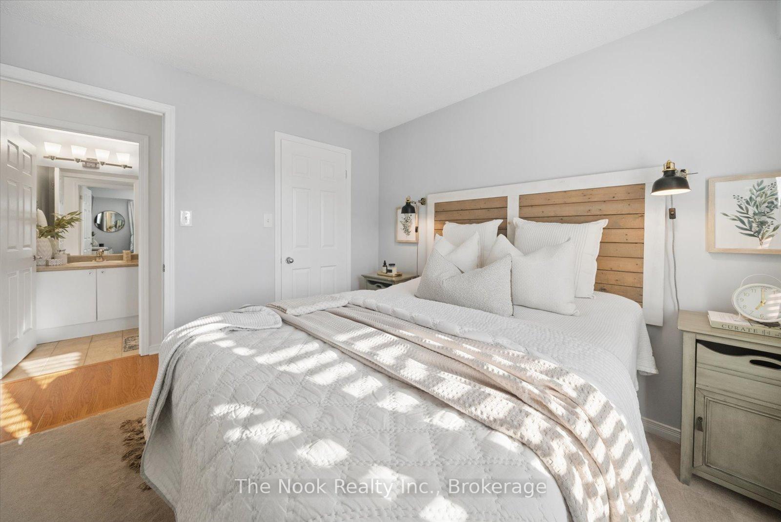 Photo 10 of Unit 301, 106 Aspen Springs Drive, Clarington, Bowmanville — HOMEH