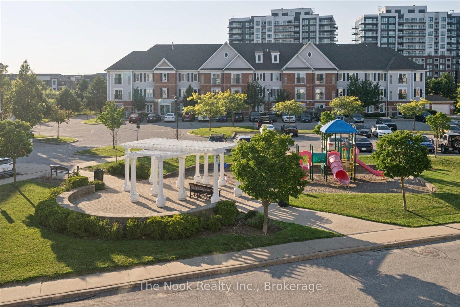 Photo 15 of Unit 301, 106 Aspen Springs Drive, Clarington, Bowmanville — HOMEH