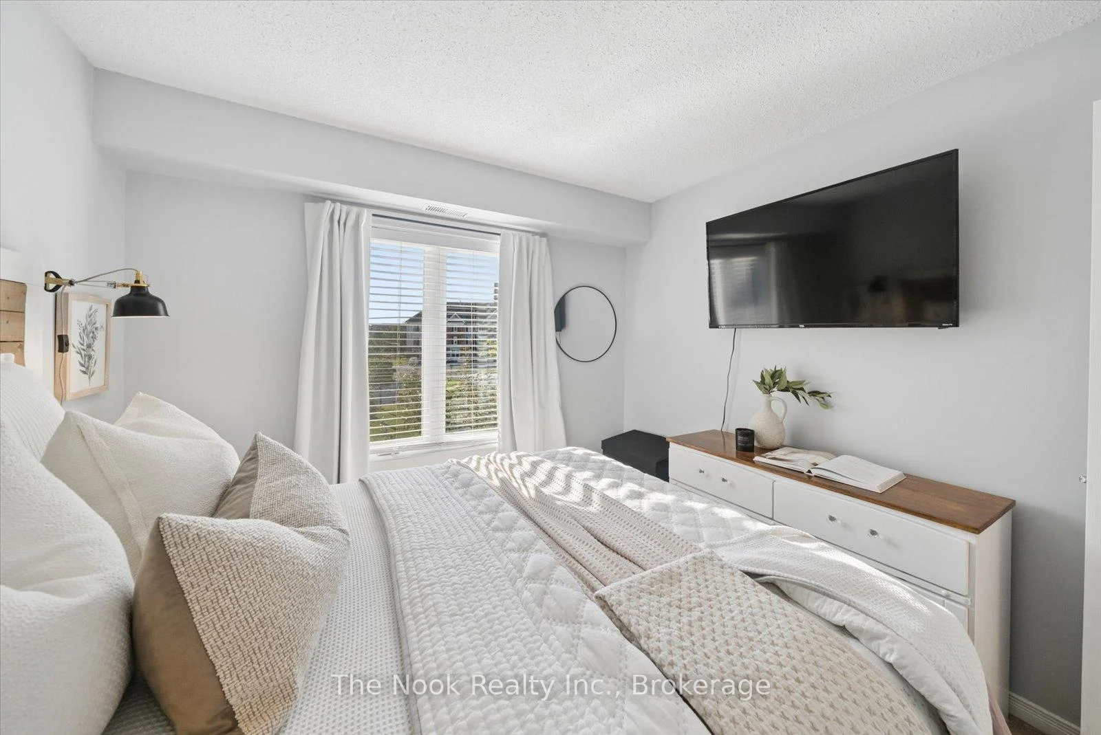 Photo 11 of Unit 301, 106 Aspen Springs Drive, Clarington, Bowmanville — HOMEH