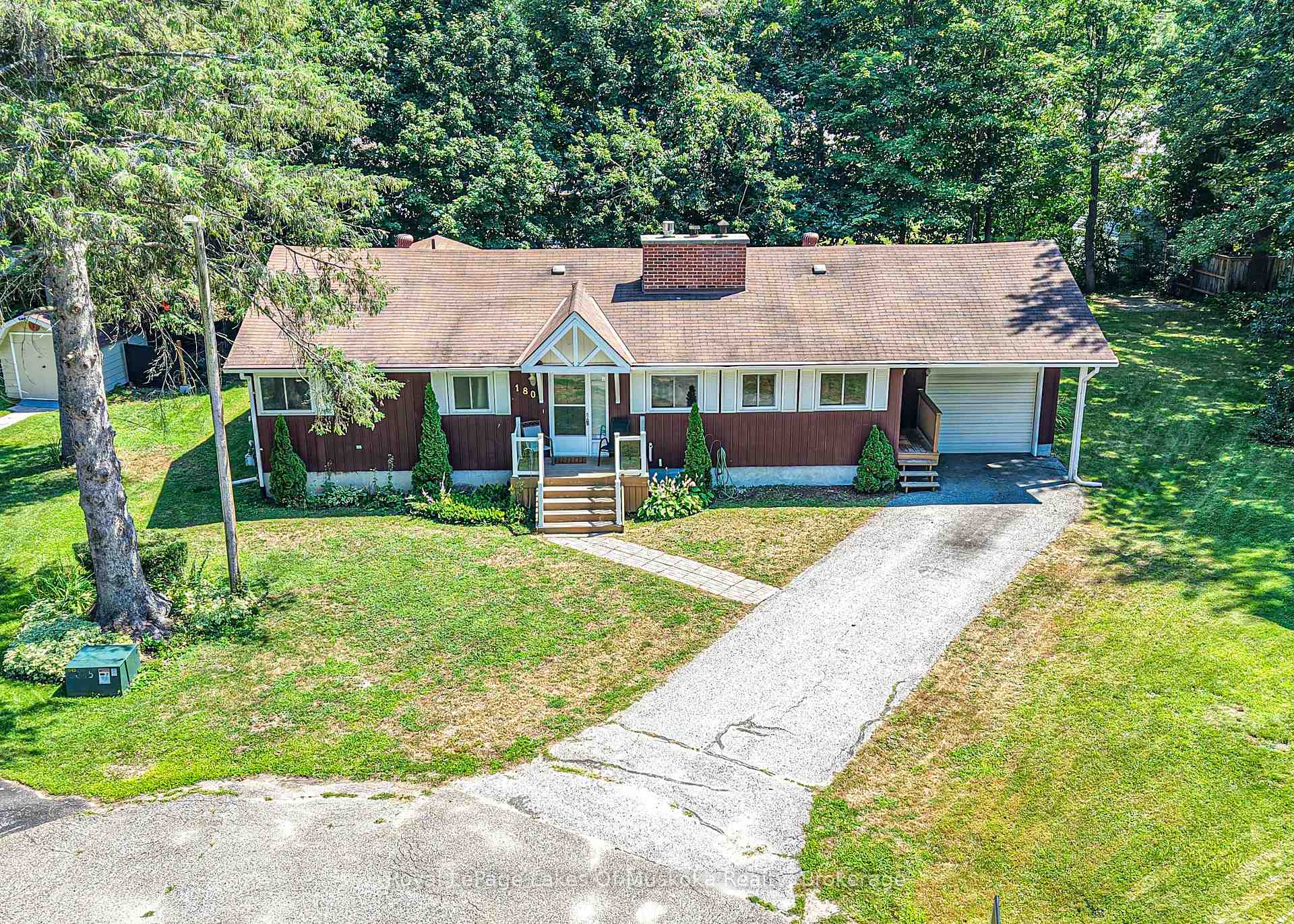 Photo 1 of 180 Lofty Pines Crescent, Gravenhurst, Muskoka (S) — HOMEH
