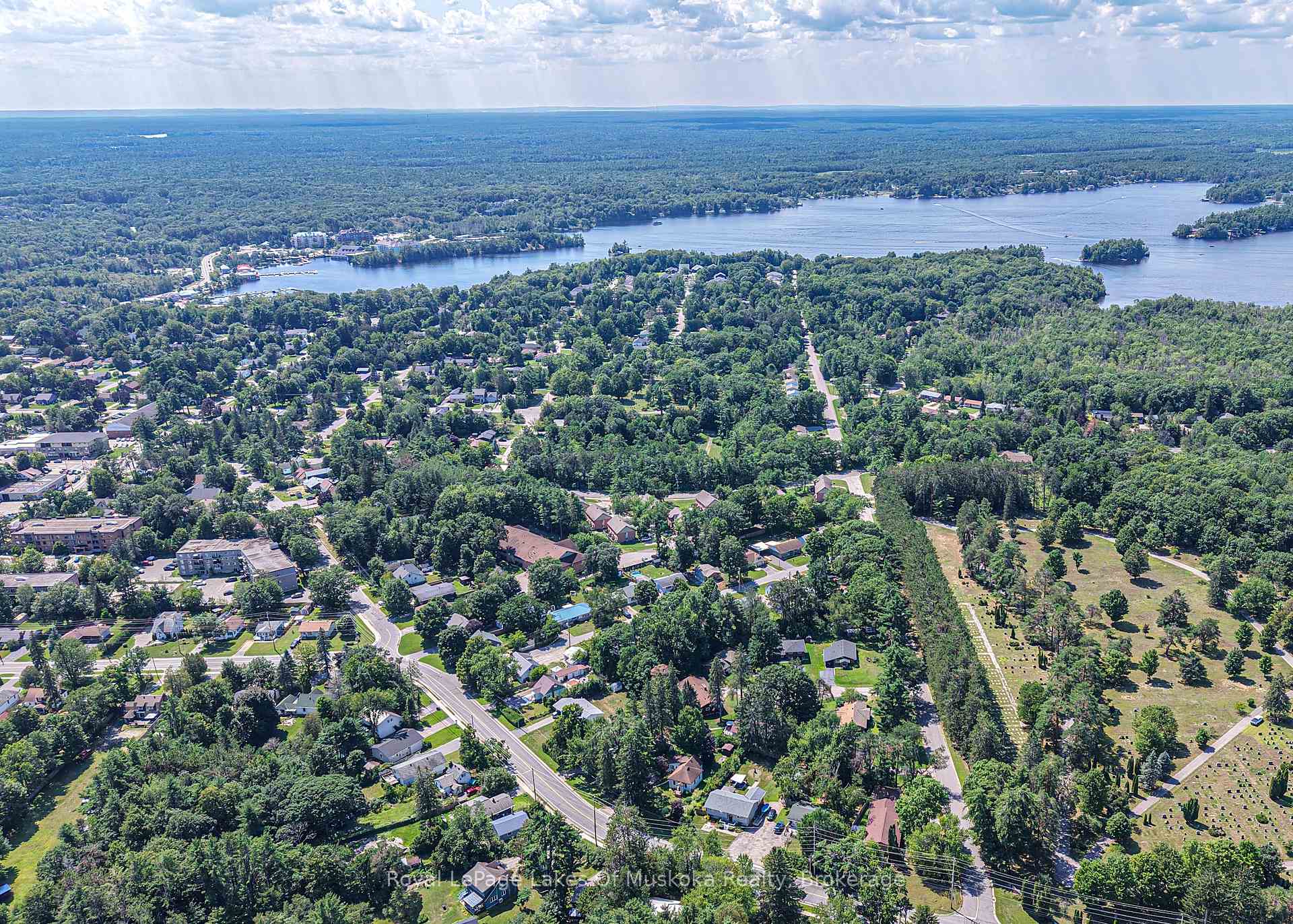 Photo 11 of 180 Lofty Pines Crescent, Gravenhurst, Muskoka (S) — HOMEH