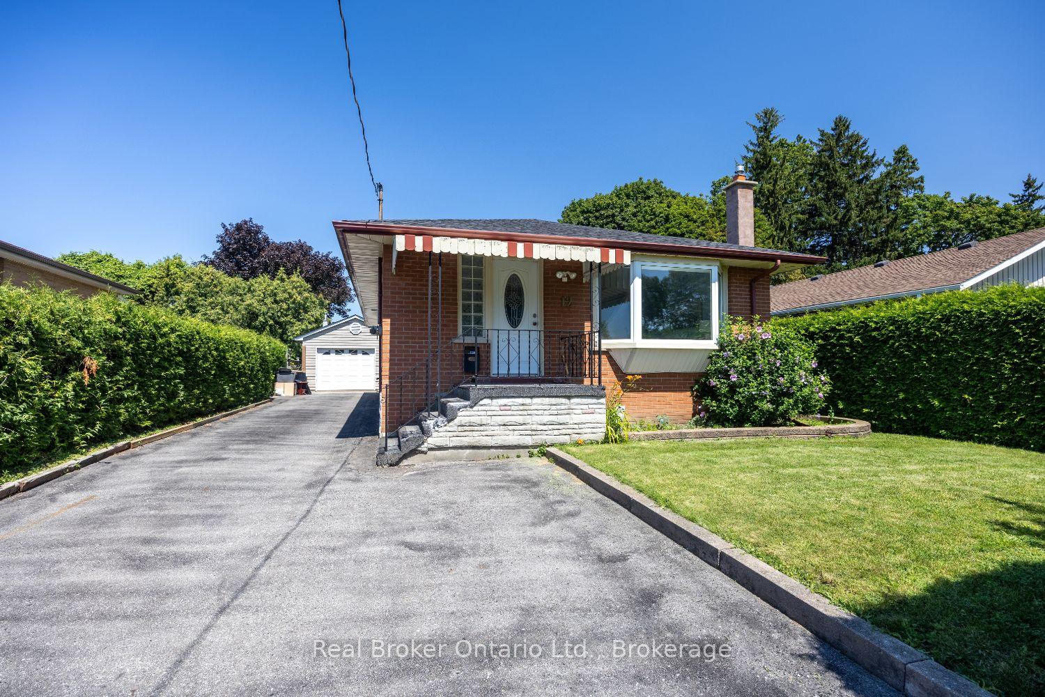 Photo 3 of 12 Sunset Road, Clarington, Bowmanville — HOMEH