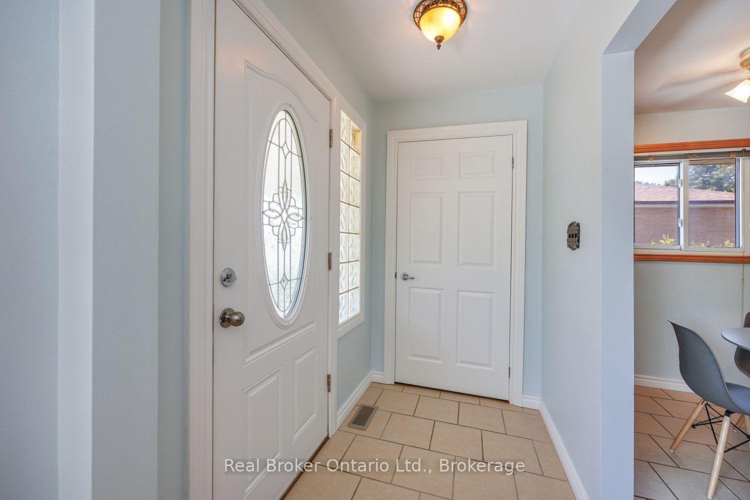 Photo 7 of 12 Sunset Road, Clarington, Bowmanville — HOMEH