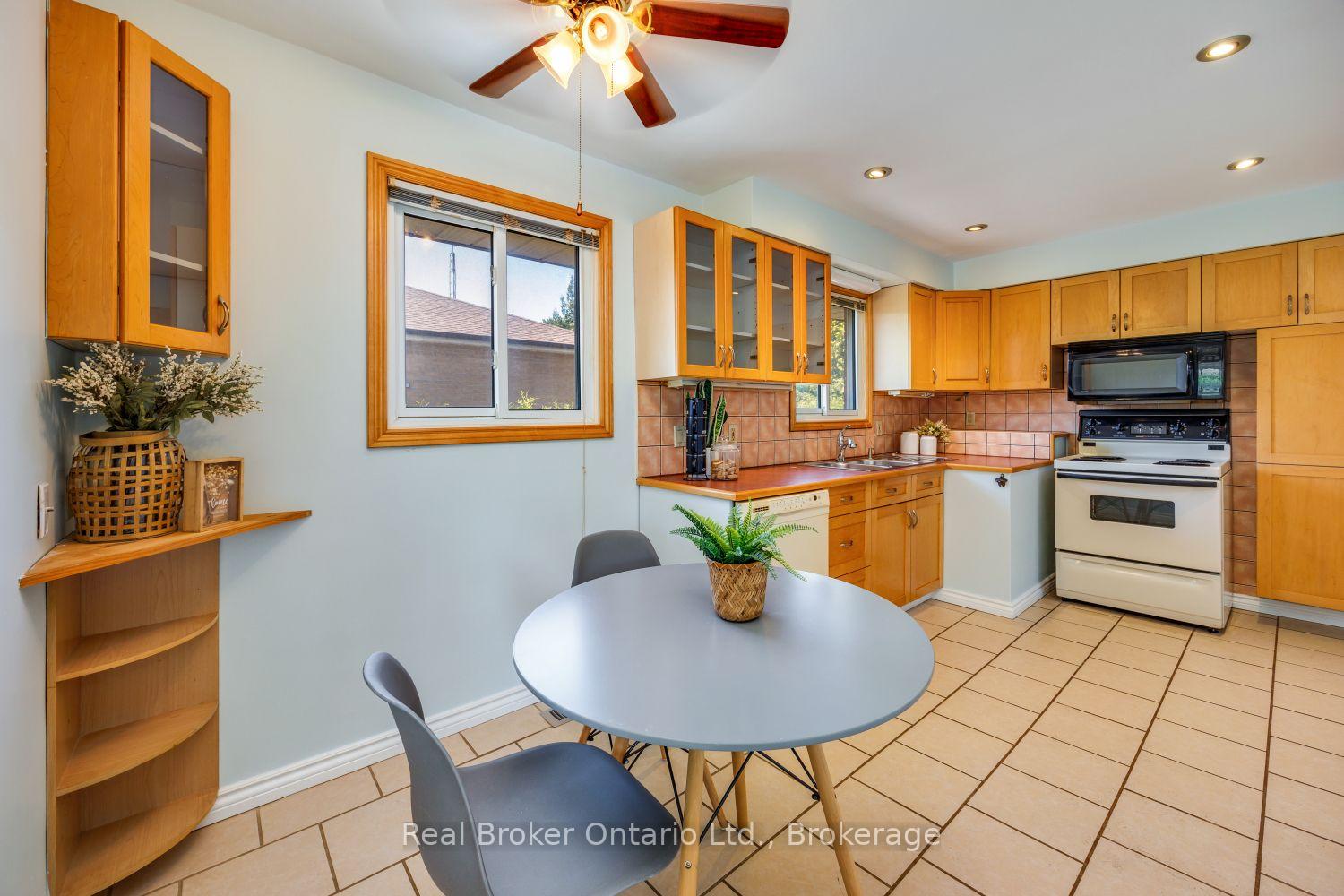 Photo 15 of 12 Sunset Road, Clarington, Bowmanville — HOMEH