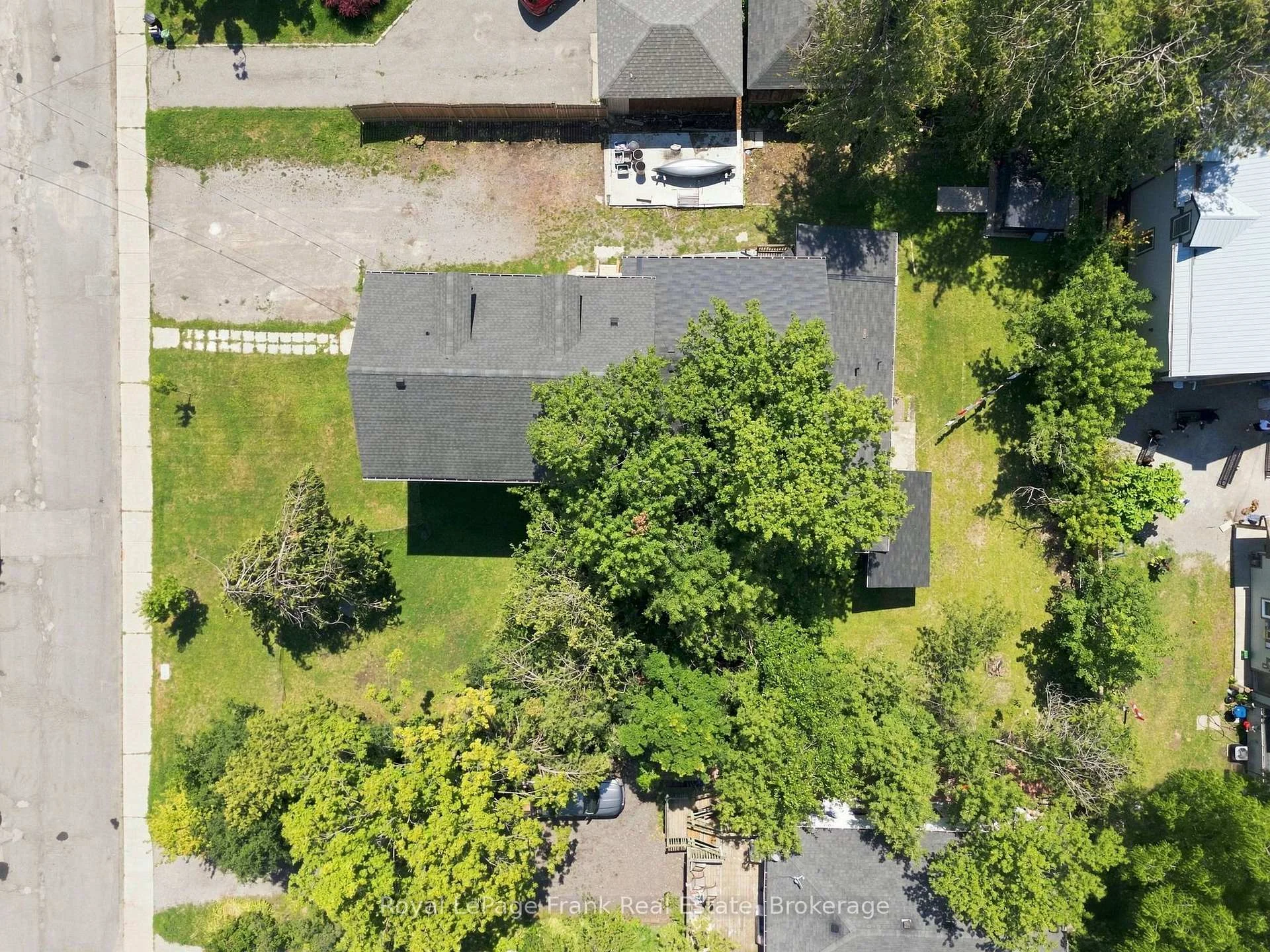 Photo 8 of 25 Mill Street, Kawartha Lakes, Lindsay — HOMEH