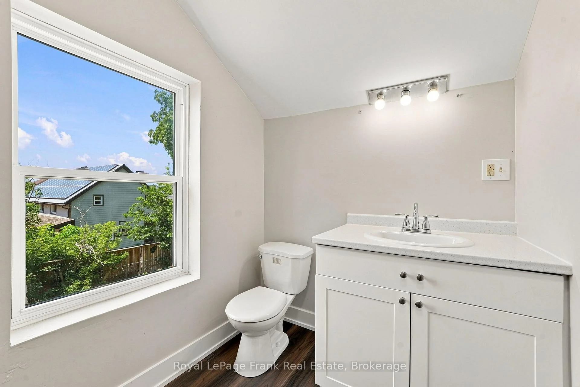 Photo 20 of 25 Mill Street, Kawartha Lakes, Lindsay — HOMEH