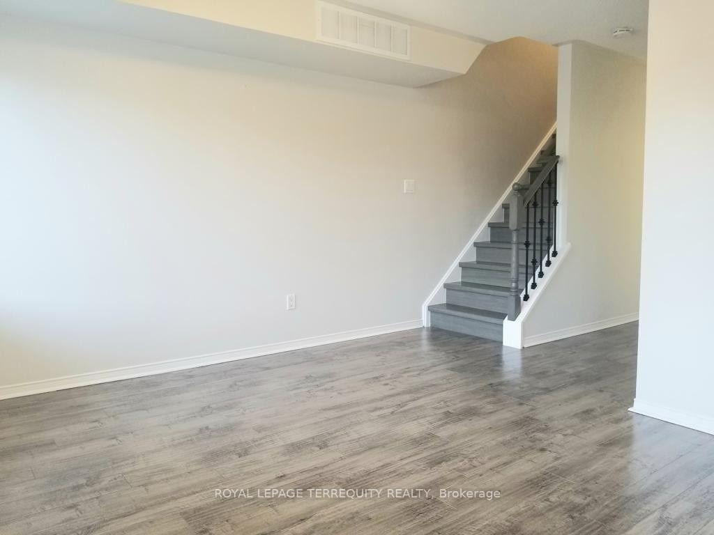 Photo 3 of Unit 326, 310 John Street, Markham, Aileen-Willowbrook — HOMEH
