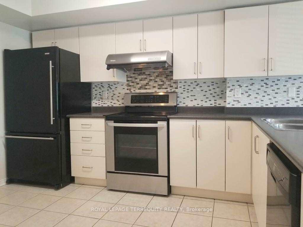 Photo 4 of Unit 326, 310 John Street, Markham, Aileen-Willowbrook — HOMEH