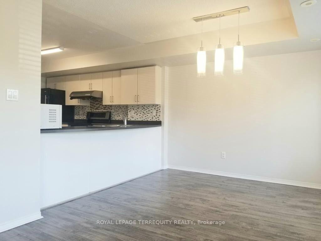 Photo 6 of Unit 326, 310 John Street, Markham, Aileen-Willowbrook — HOMEH