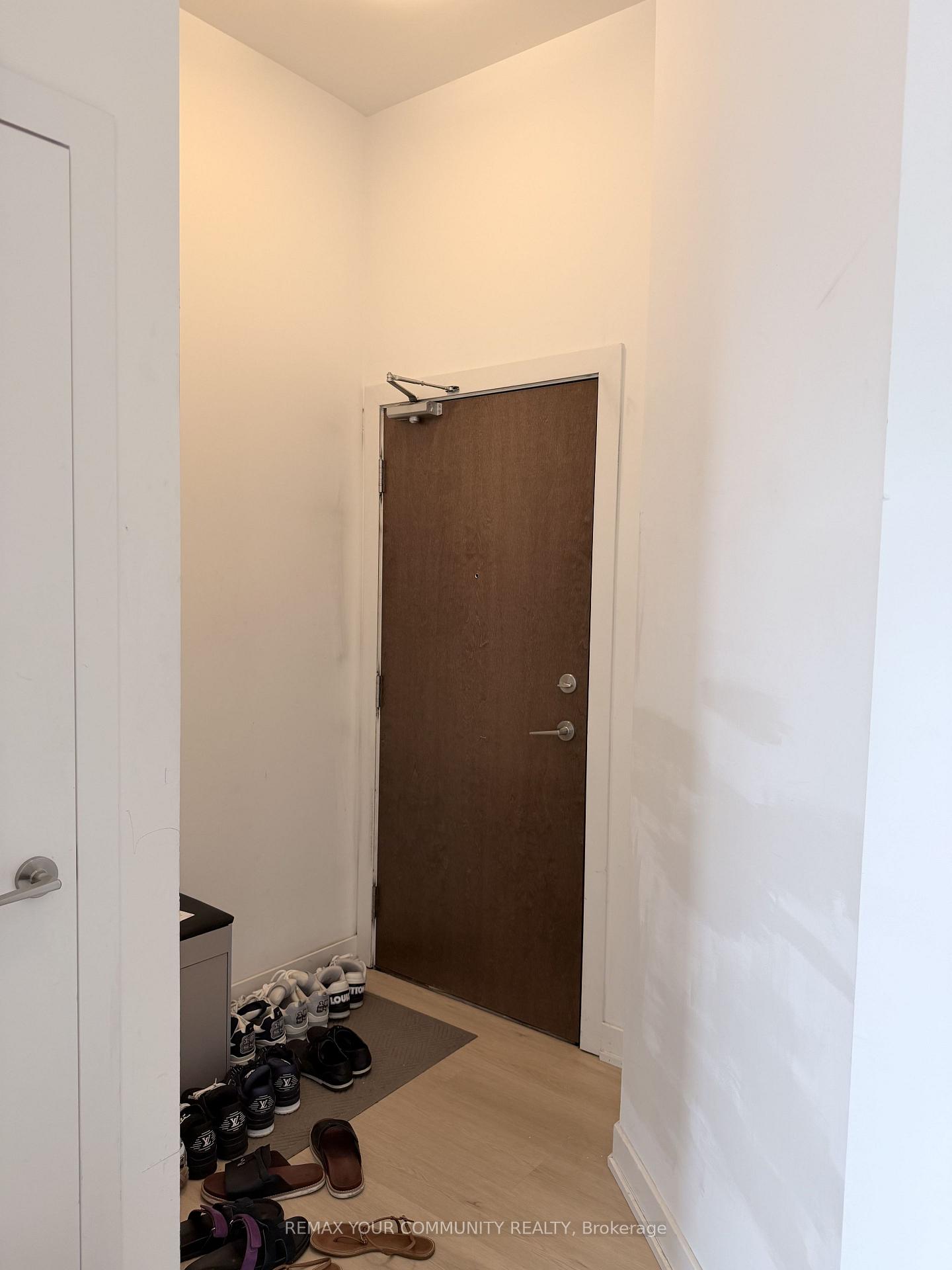 Photo 2 of Unit PH2, 2220 Lakeshore Boulevard, Etobicoke, Mimico — HOMEH