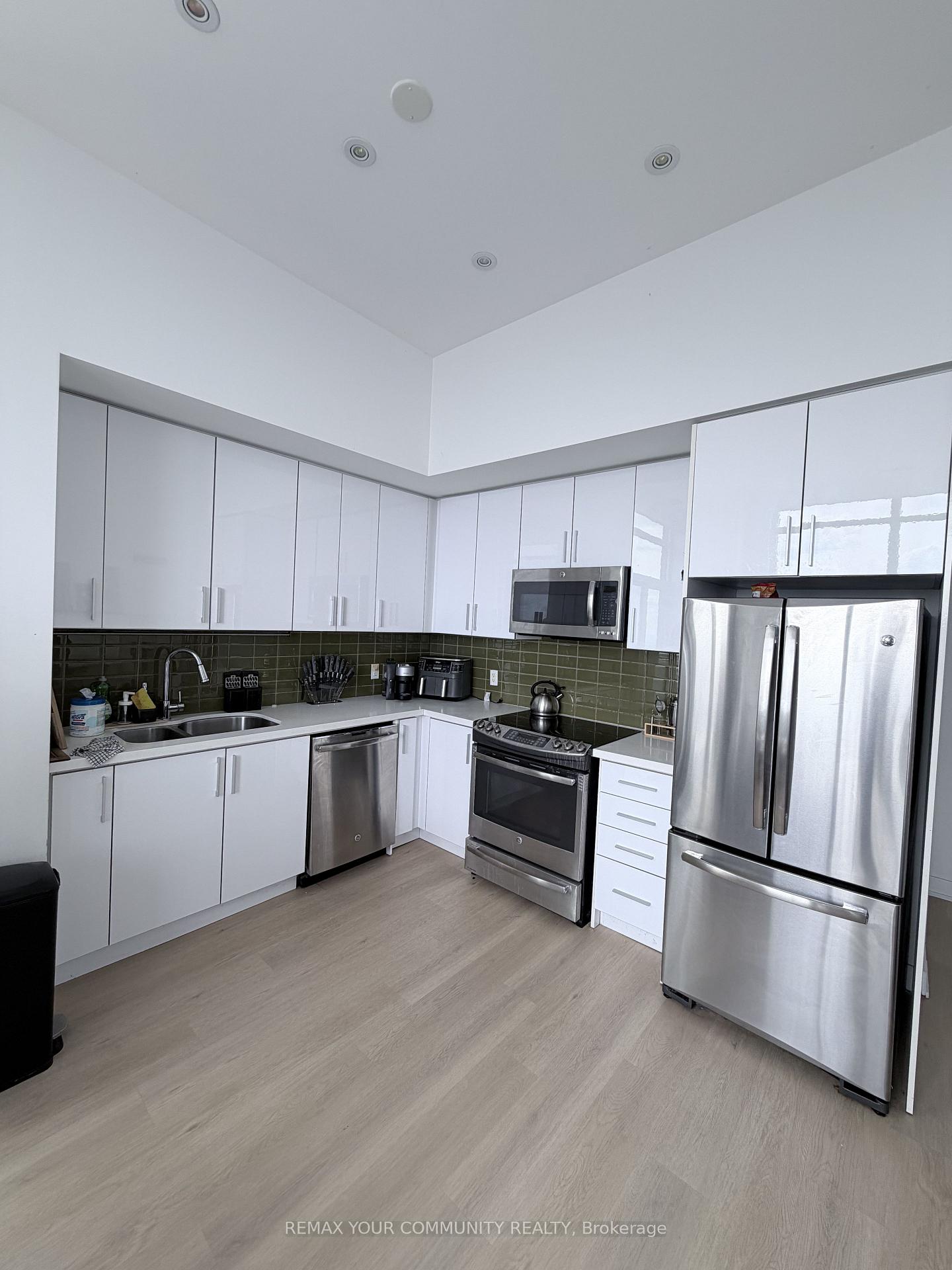 Photo 8 of Unit PH2, 2220 Lakeshore Boulevard, Etobicoke, Mimico — HOMEH