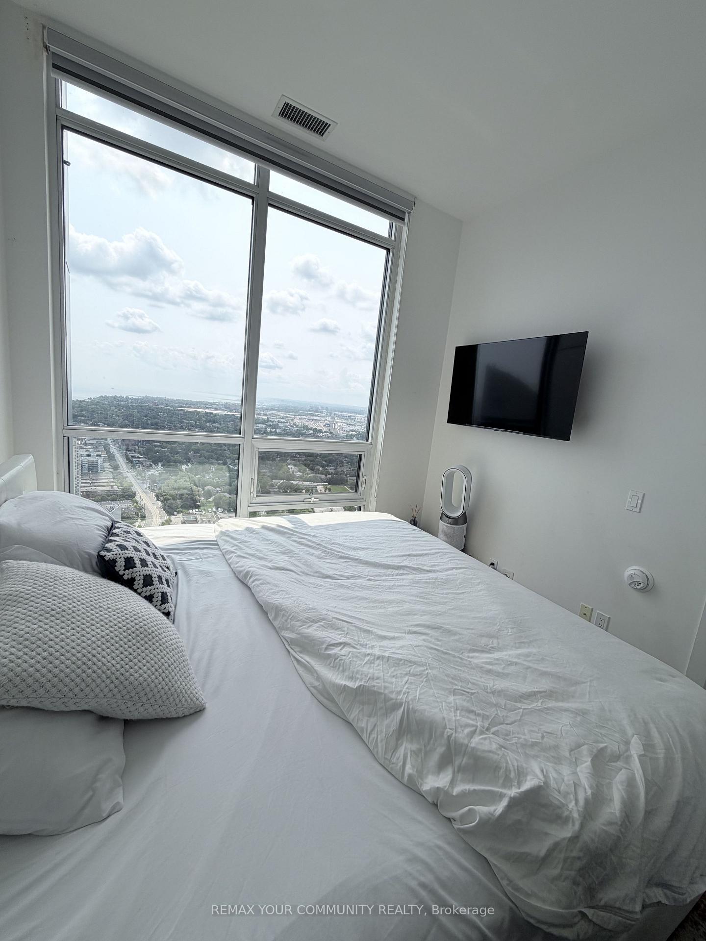 Photo 19 of Unit PH2, 2220 Lakeshore Boulevard, Etobicoke, Mimico — HOMEH
