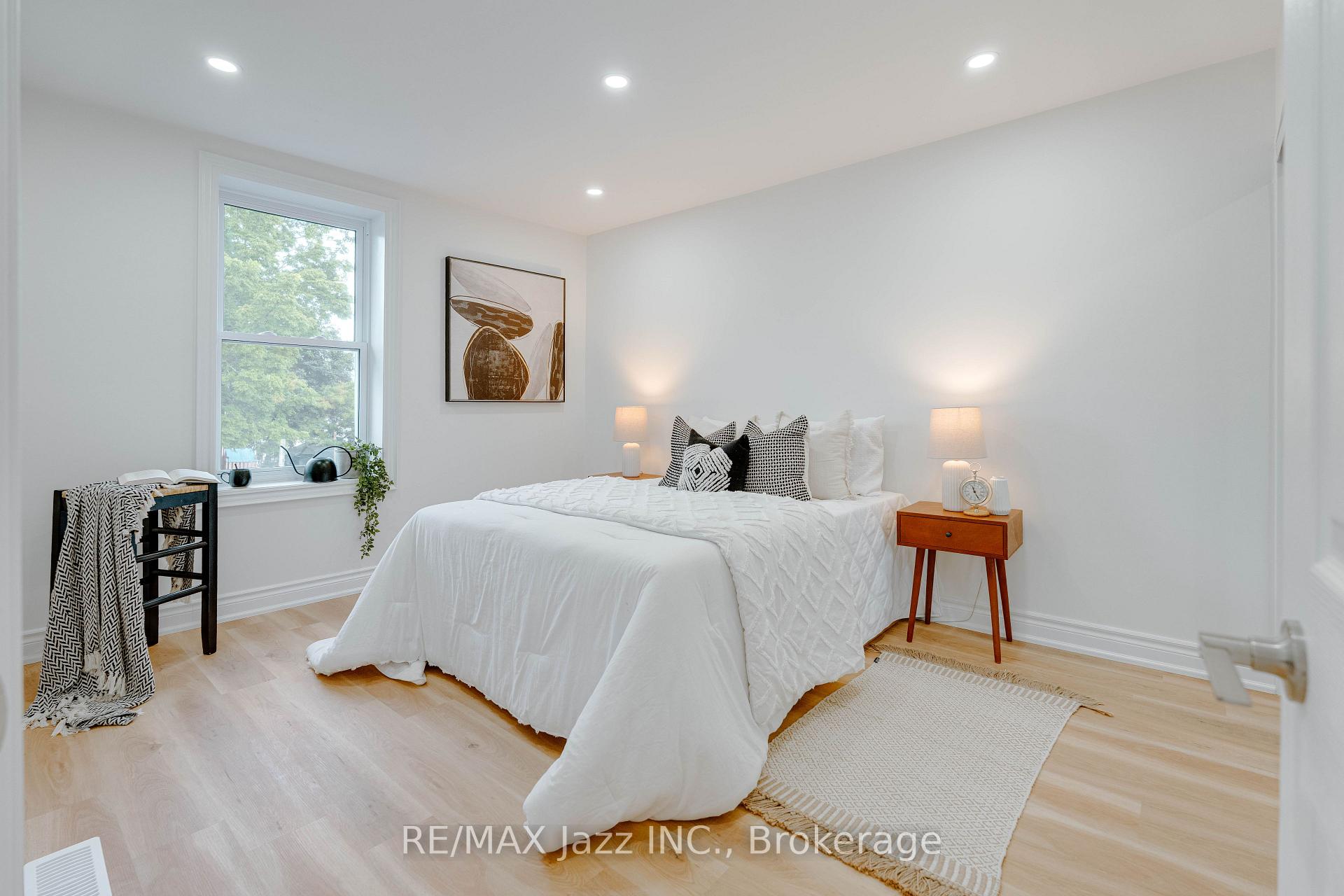 Photo 23 of 151 Burk Street, Oshawa, Vanier — HOMEH