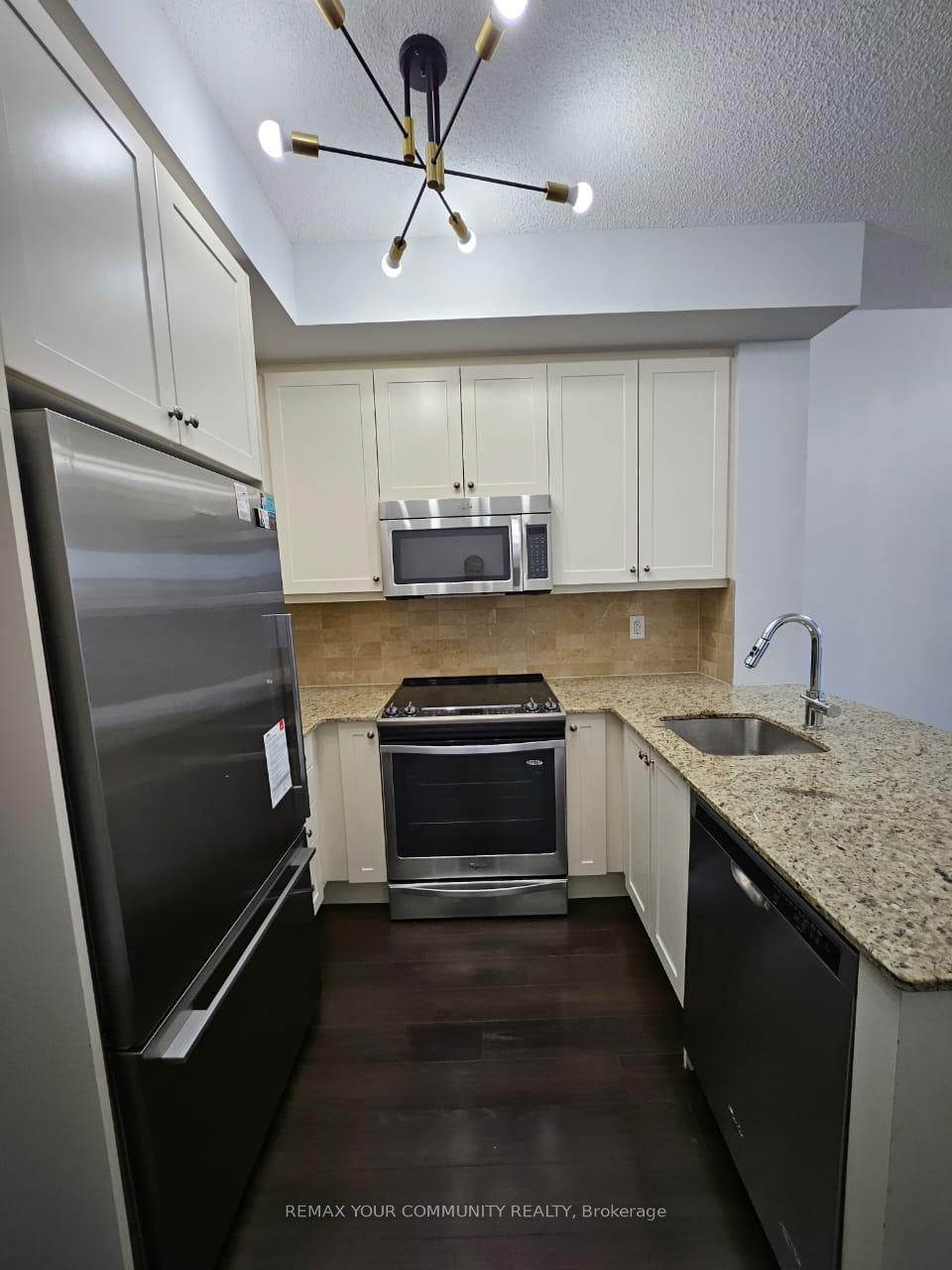 Photo 6 of Unit 423, 2 Old Mill Drive, Toronto, High Park-Swansea — HOMEH