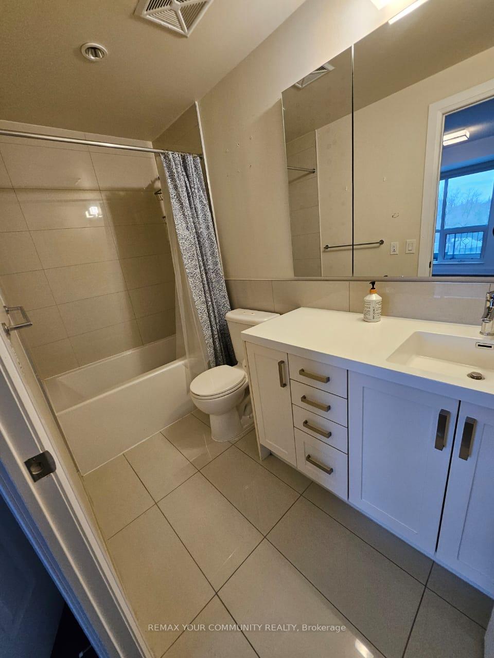 Photo 10 of Unit 423, 2 Old Mill Drive, Toronto, High Park-Swansea — HOMEH