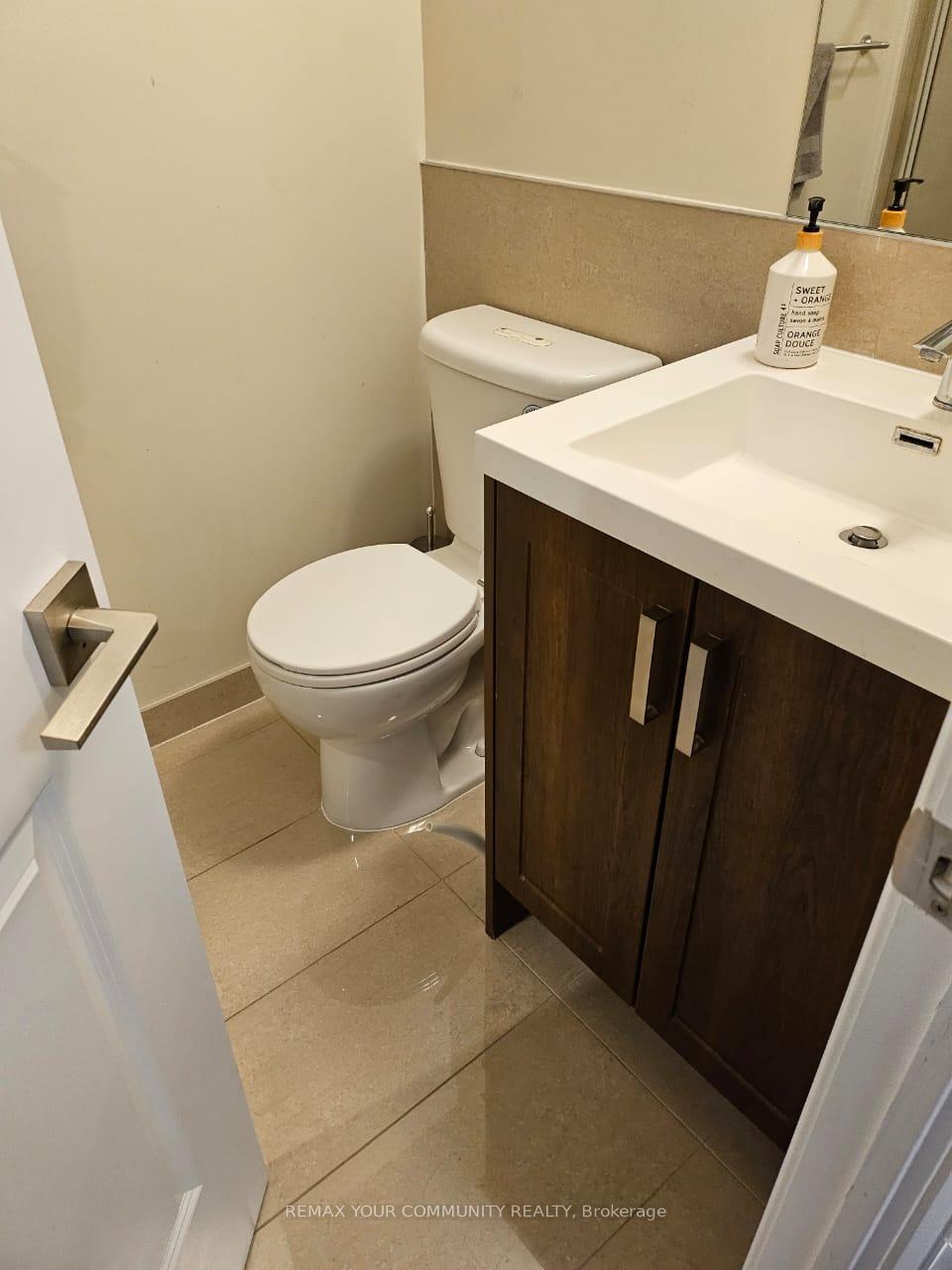 Photo 15 of Unit 423, 2 Old Mill Drive, Toronto, High Park-Swansea — HOMEH