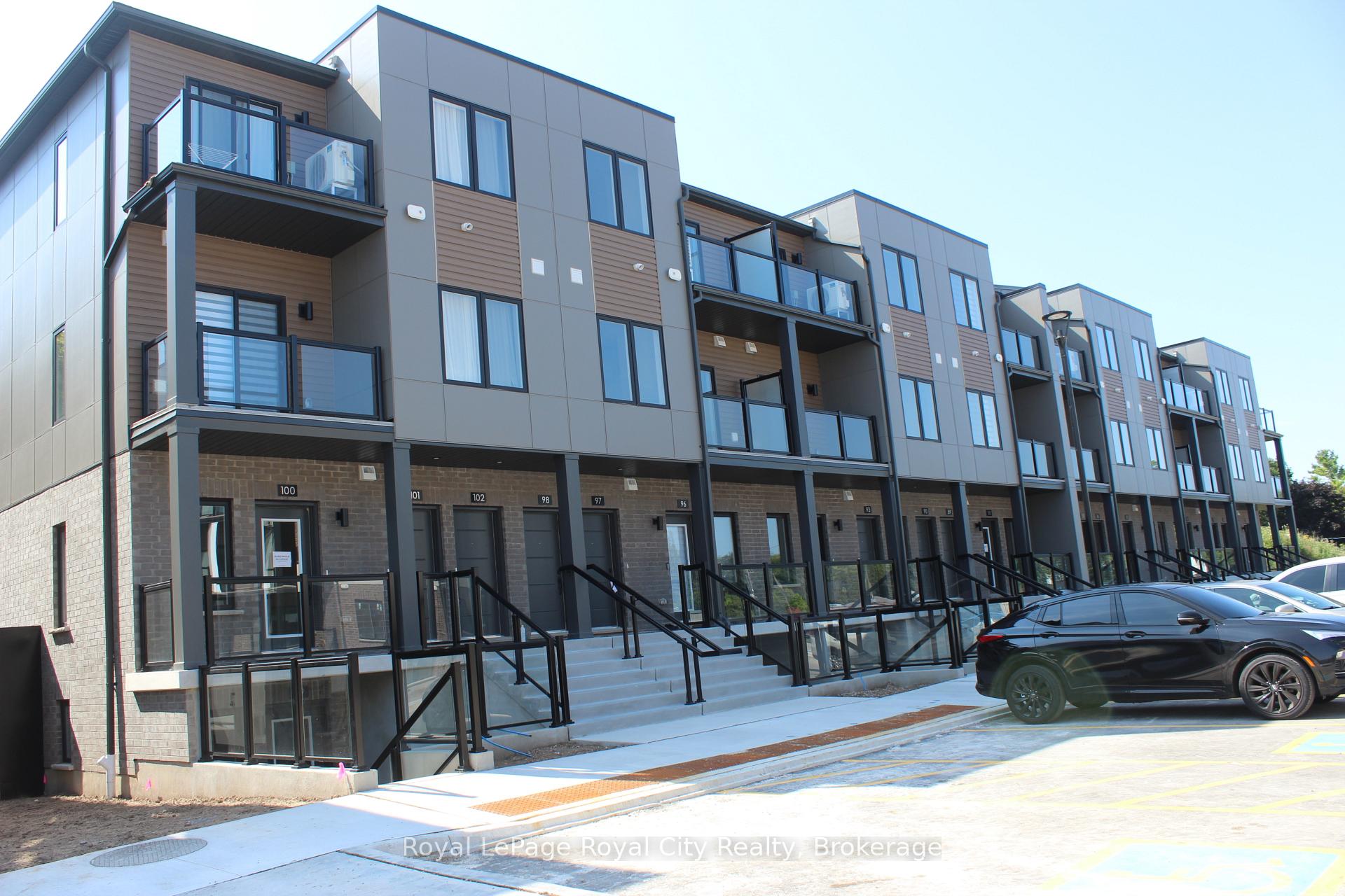 Front of 102- 42 Lowes Road W