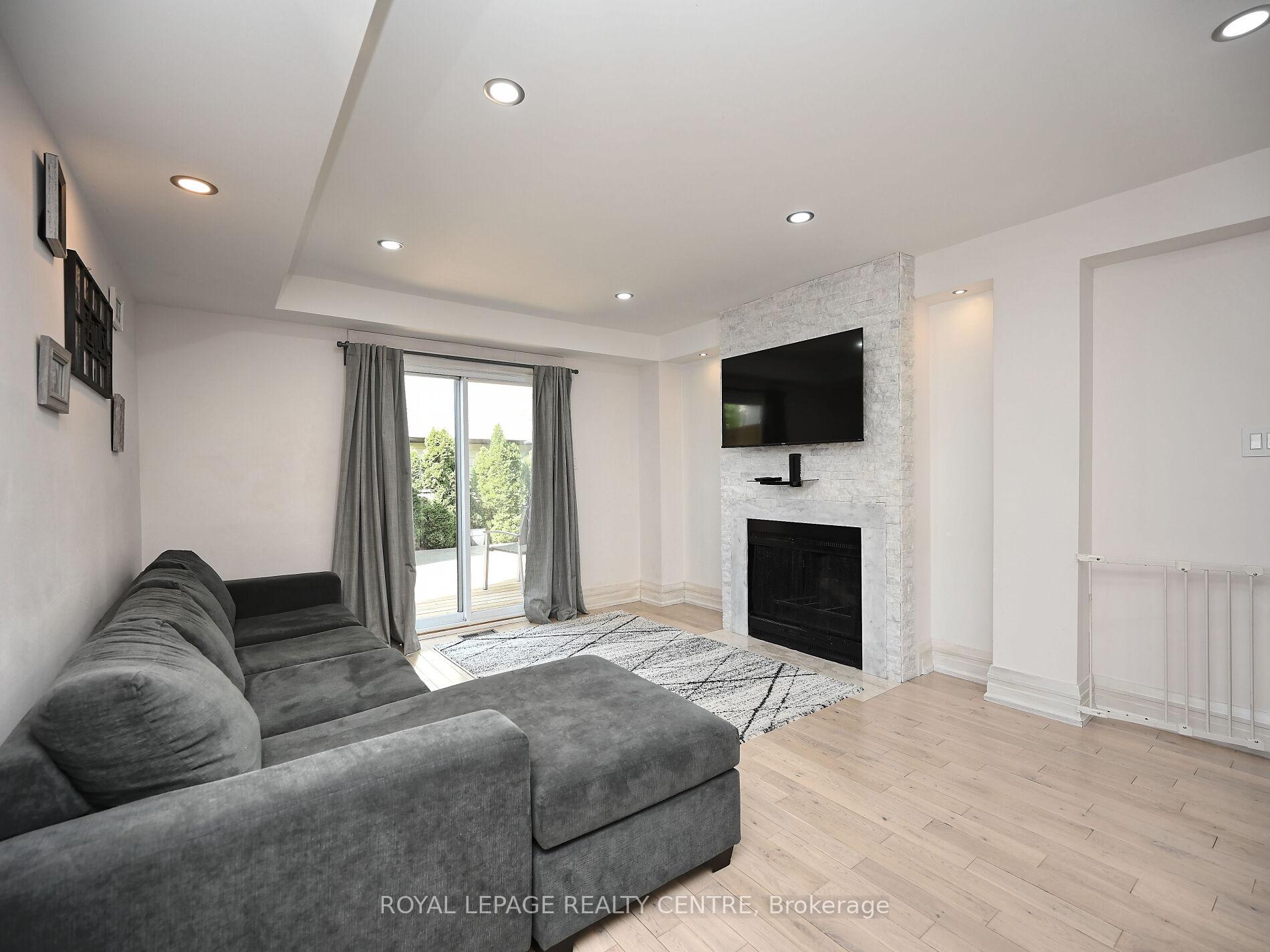 Photo 6 of 1221 Kos Boulevard, Mississauga, Lorne Park — HOMEH