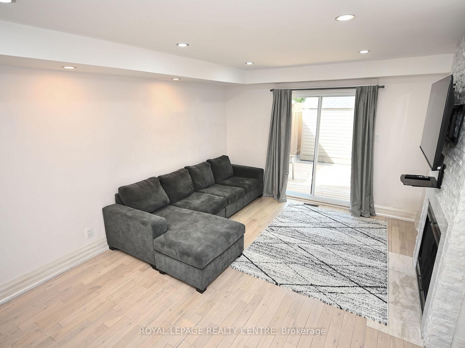 Photo 7 of 1221 Kos Boulevard, Mississauga, Lorne Park — HOMEH
