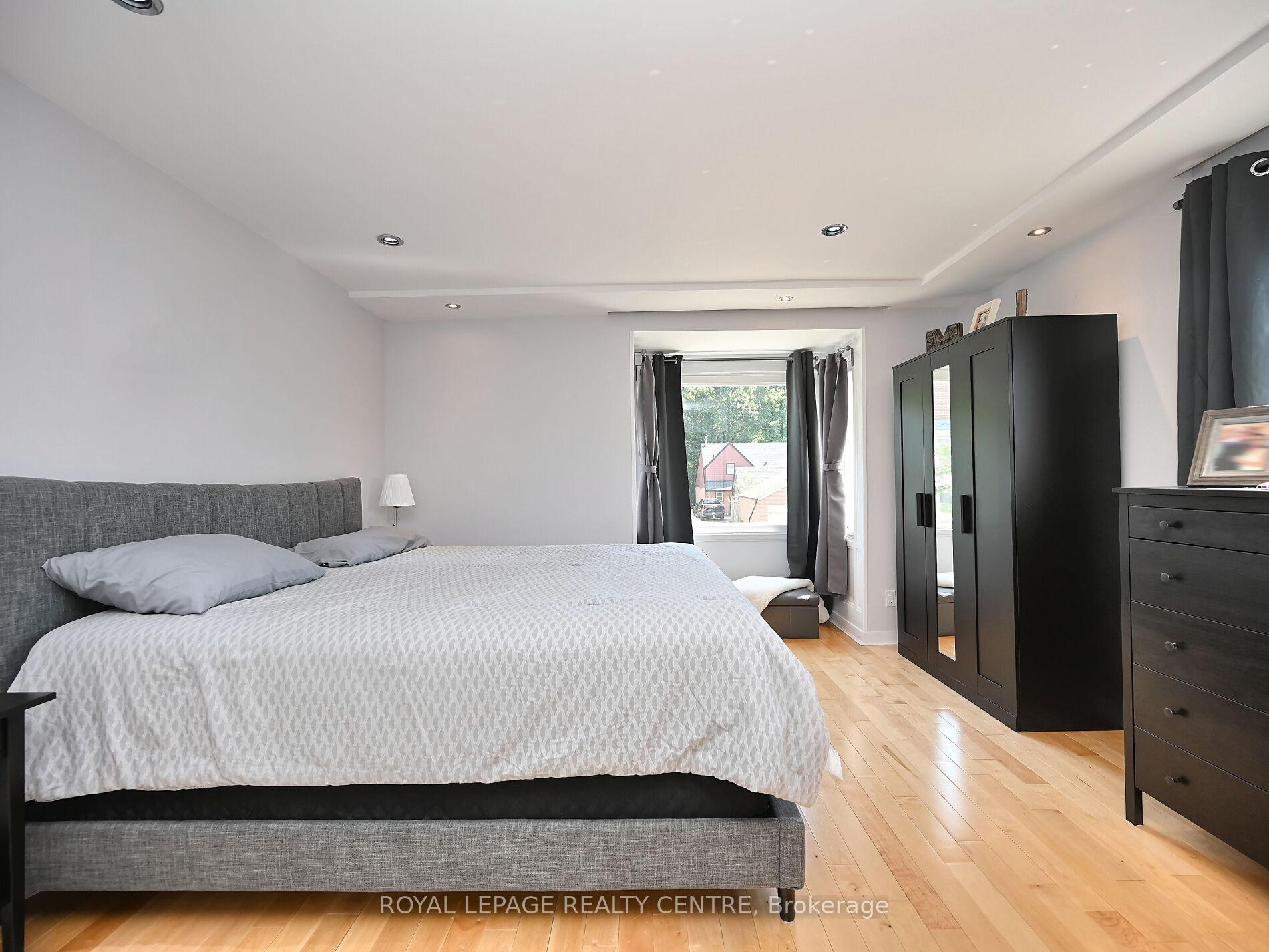 Photo 11 of 1221 Kos Boulevard, Mississauga, Lorne Park — HOMEH