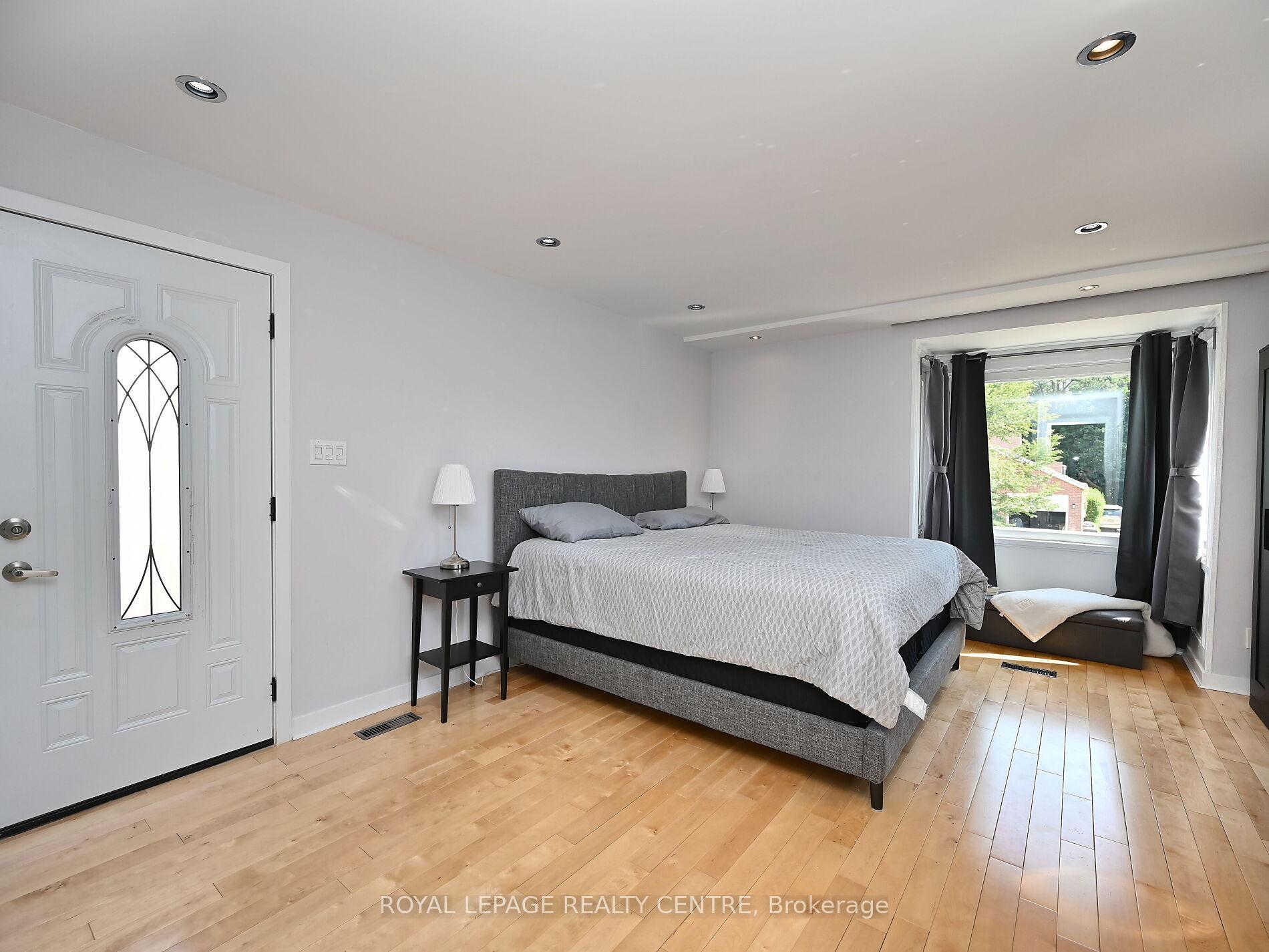 Photo 12 of 1221 Kos Boulevard, Mississauga, Lorne Park — HOMEH