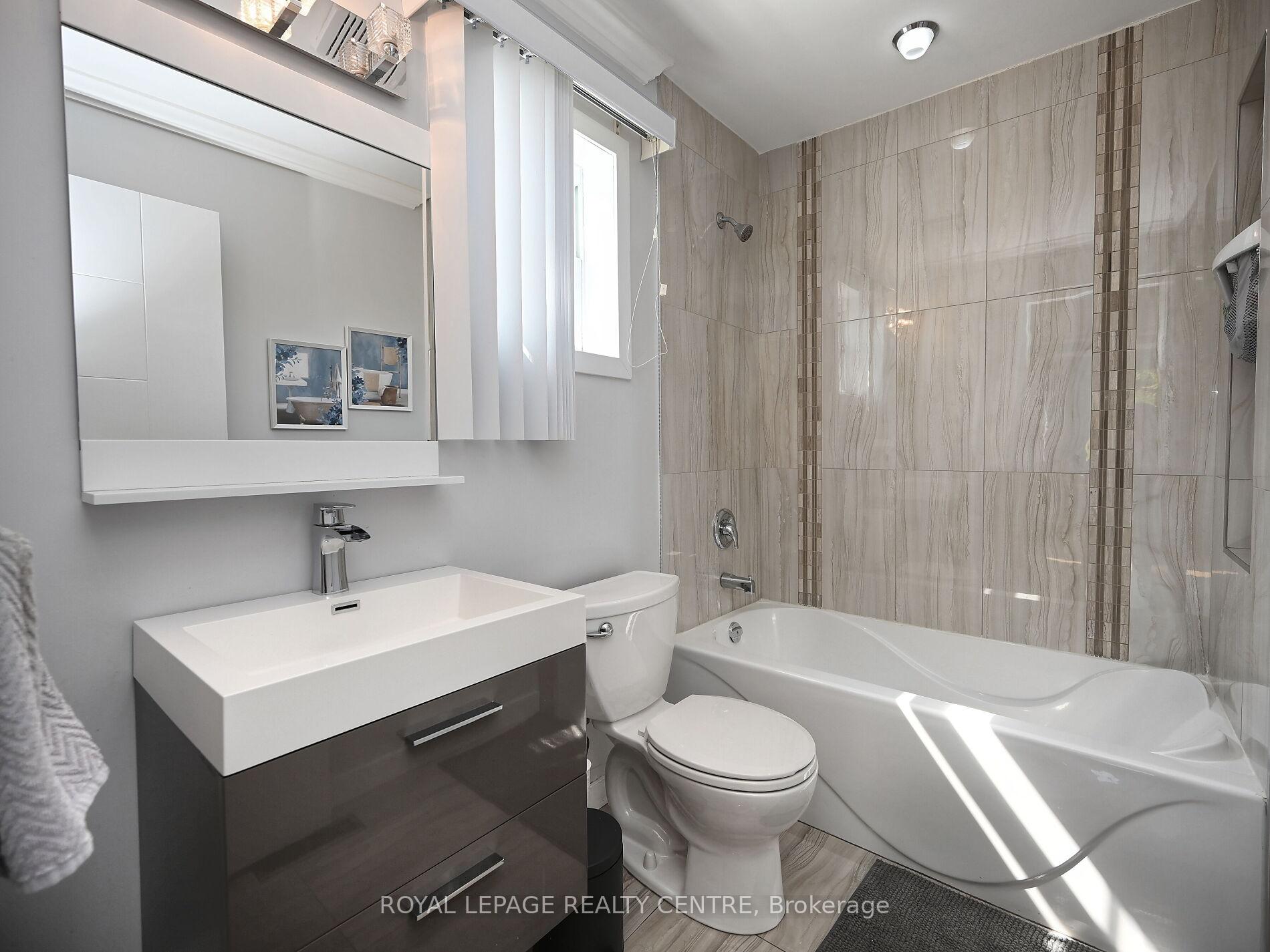 Photo 14 of 1221 Kos Boulevard, Mississauga, Lorne Park — HOMEH