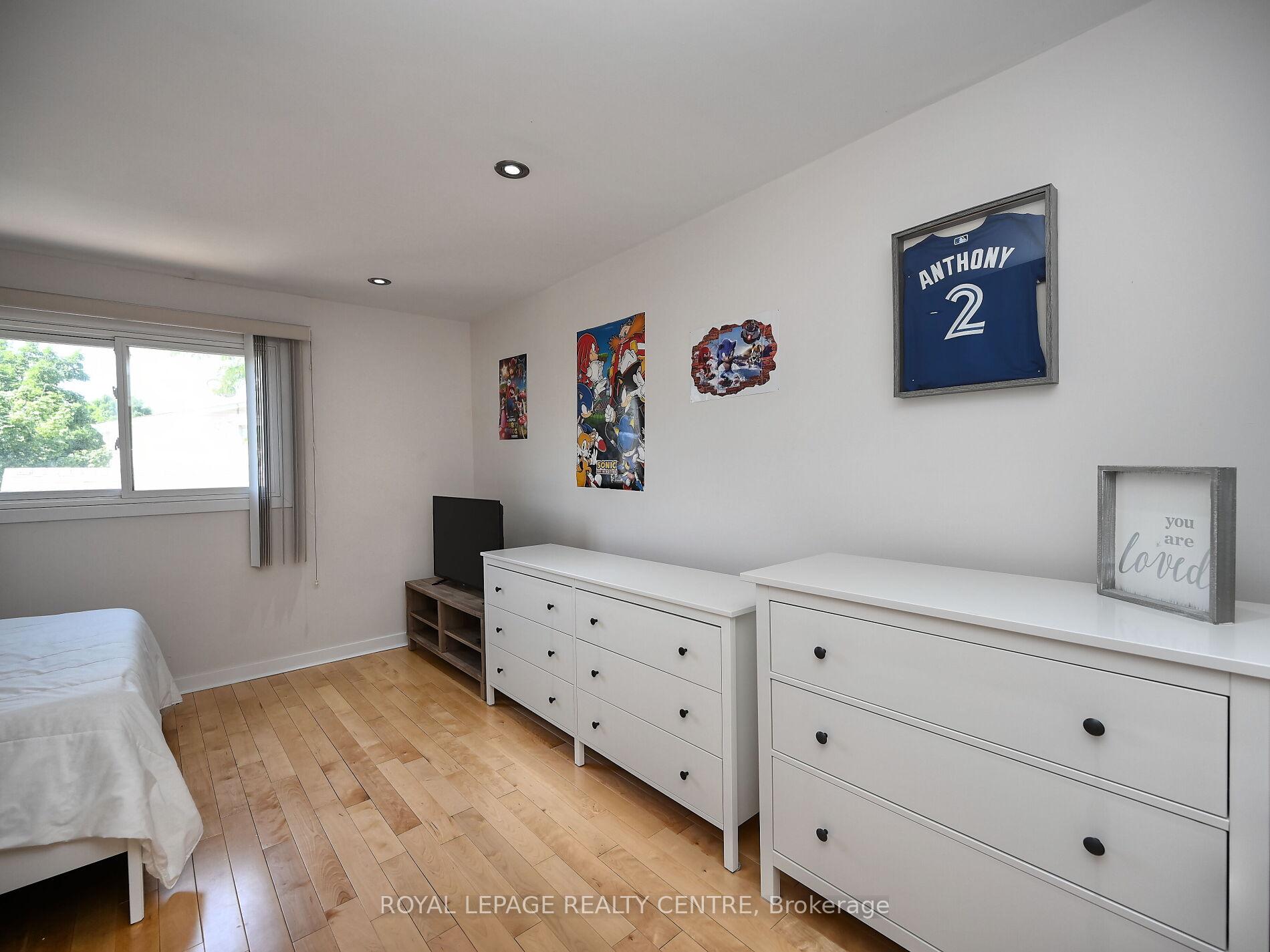 Photo 16 of 1221 Kos Boulevard, Mississauga, Lorne Park — HOMEH