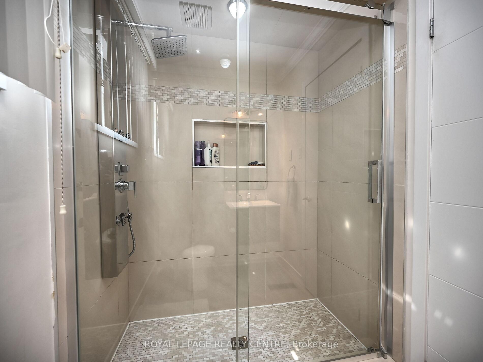 Photo 19 of 1221 Kos Boulevard, Mississauga, Lorne Park — HOMEH