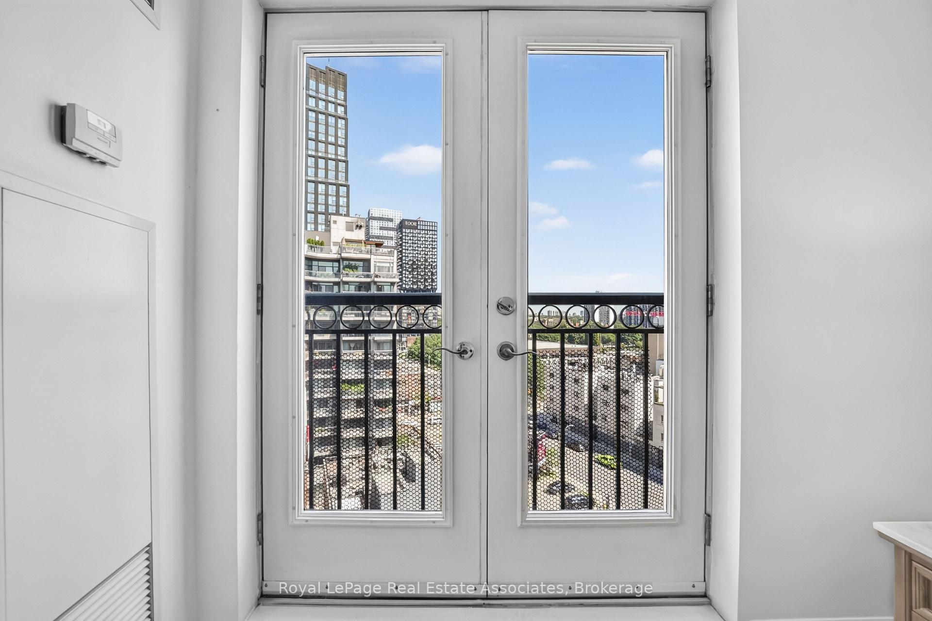 Photo 12 of Unit 1006, 115 Richmond Street E, Toronto, Church-Yonge Corridor — HOMEH