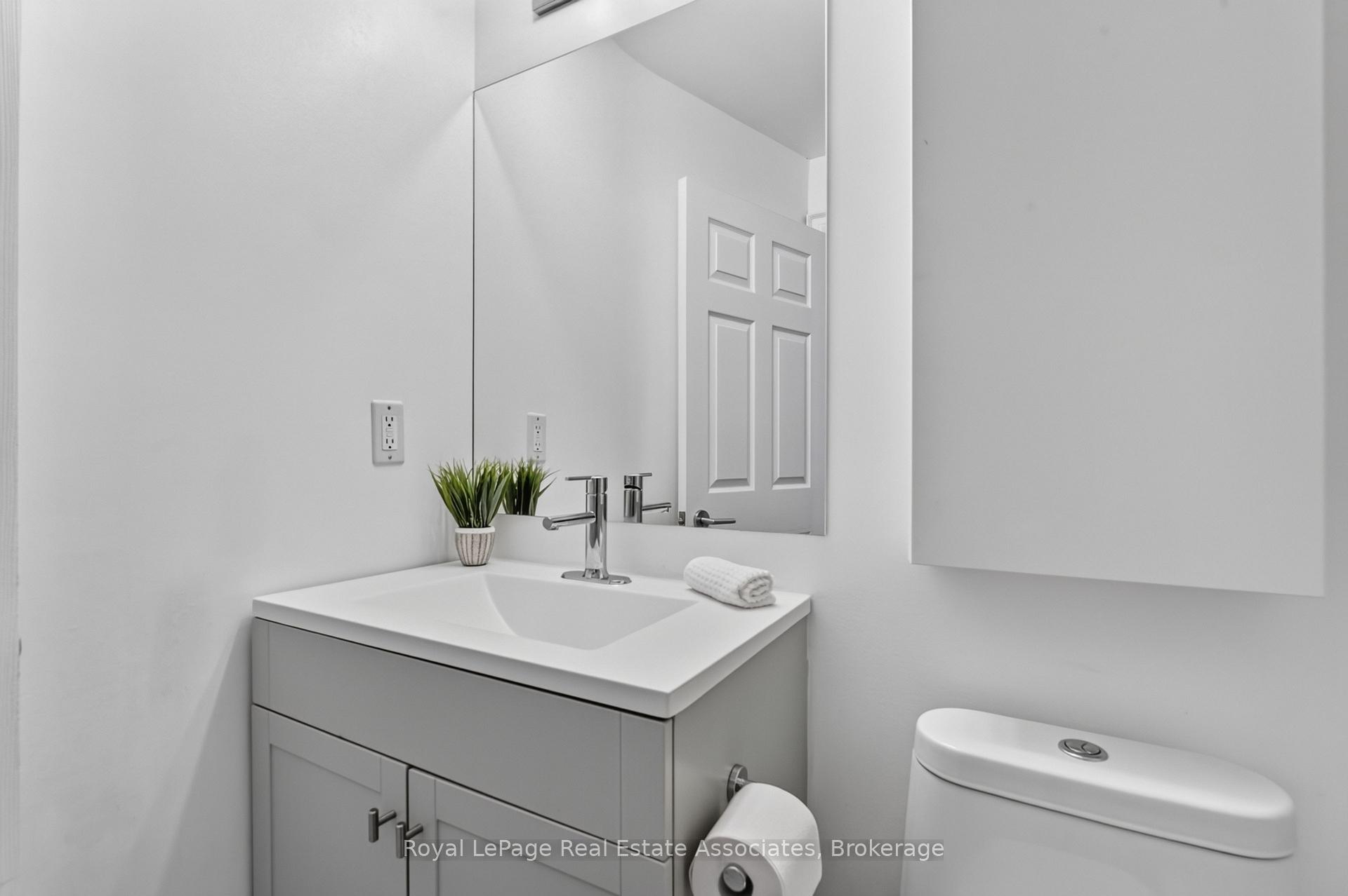 Photo 27 of Unit 1006, 115 Richmond Street E, Toronto, Church-Yonge Corridor — HOMEH