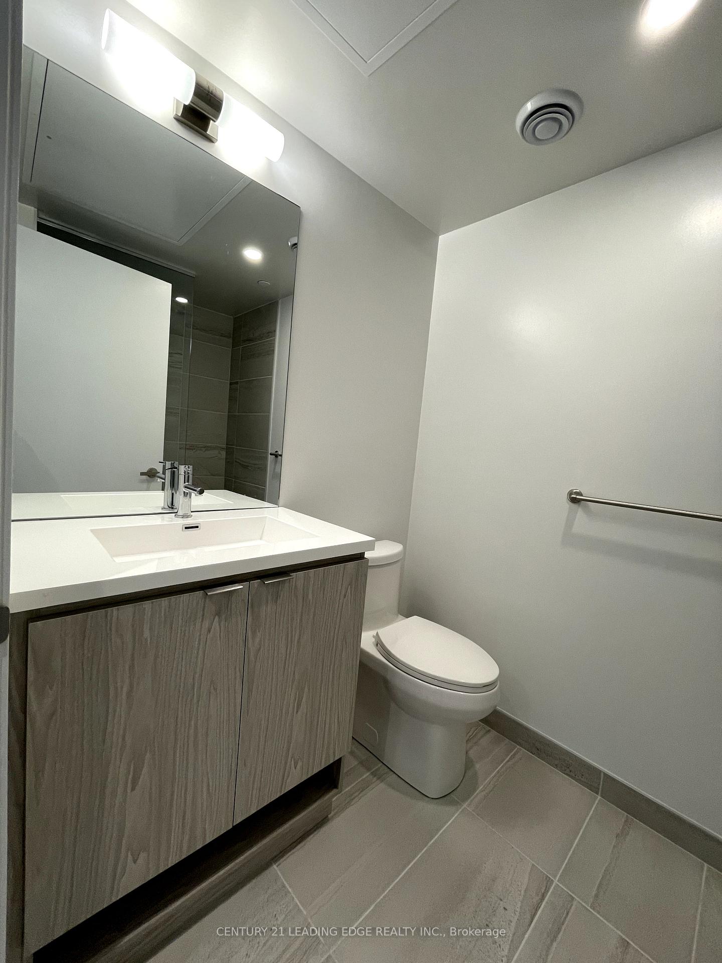 Photo 7 of Unit 5706, 55 Cooper Street, Toronto, Waterfront Communities — HOMEH