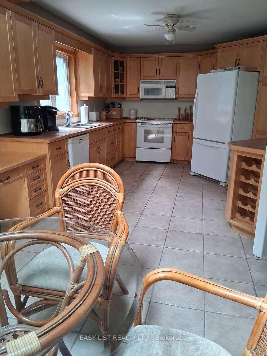 Photo 9 of 175 Old Man's Lake Lane, Magnetawan, Spence — HOMEH