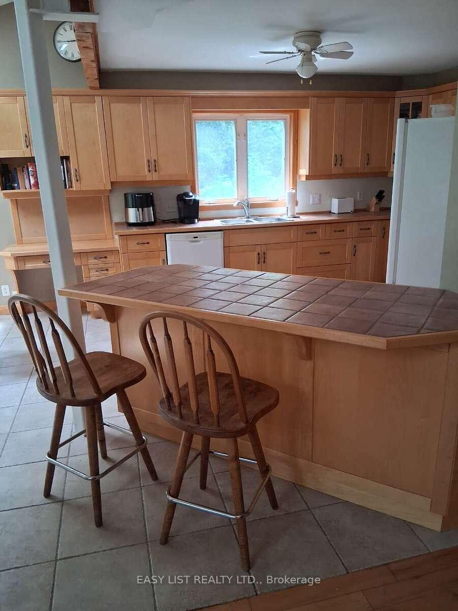 Photo 10 of 175 Old Man's Lake Lane, Magnetawan, Spence — HOMEH