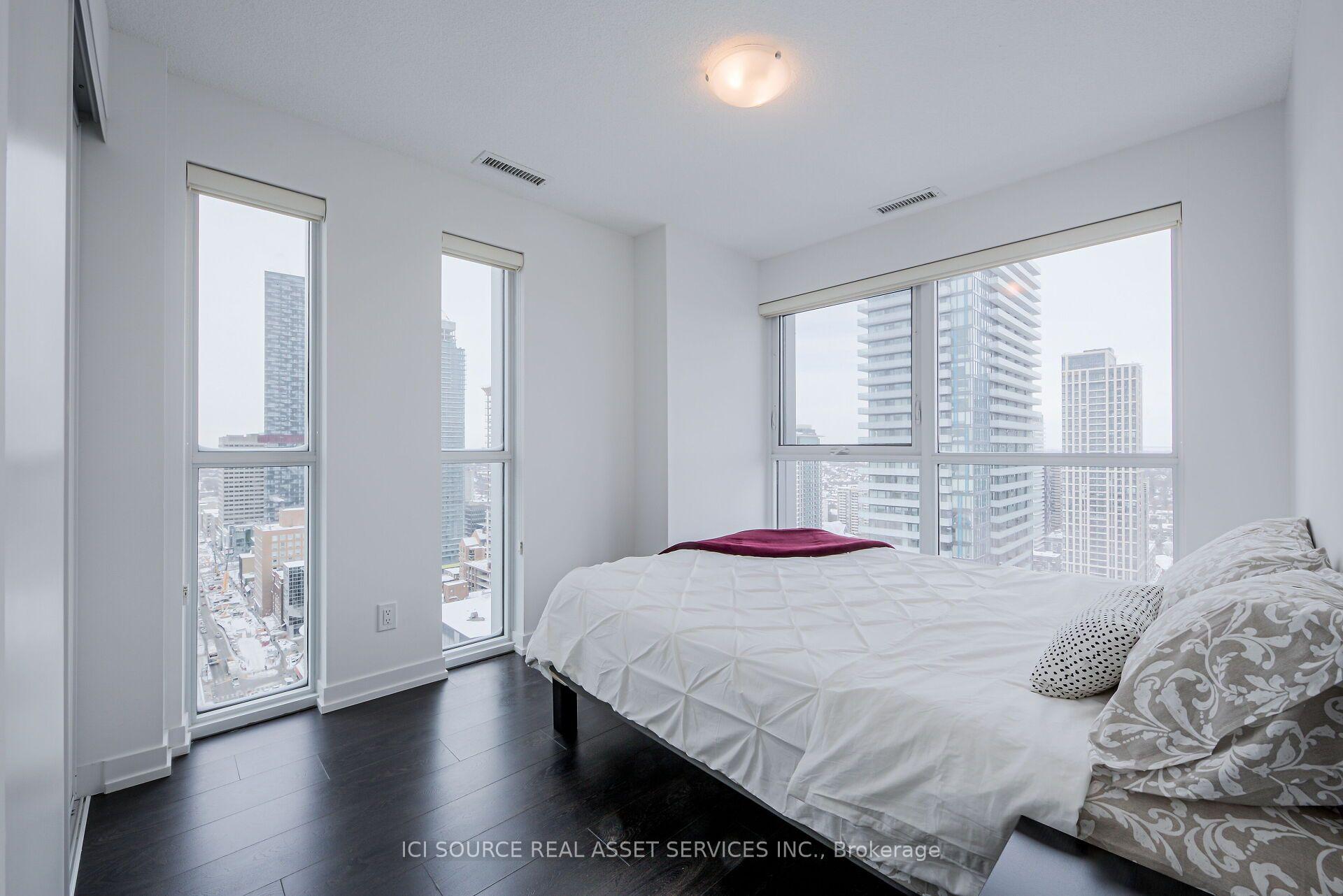 Photo 3 of Unit 3005, 125 Redpath Avenue, Toronto, Mount Pleasant West — HOMEH