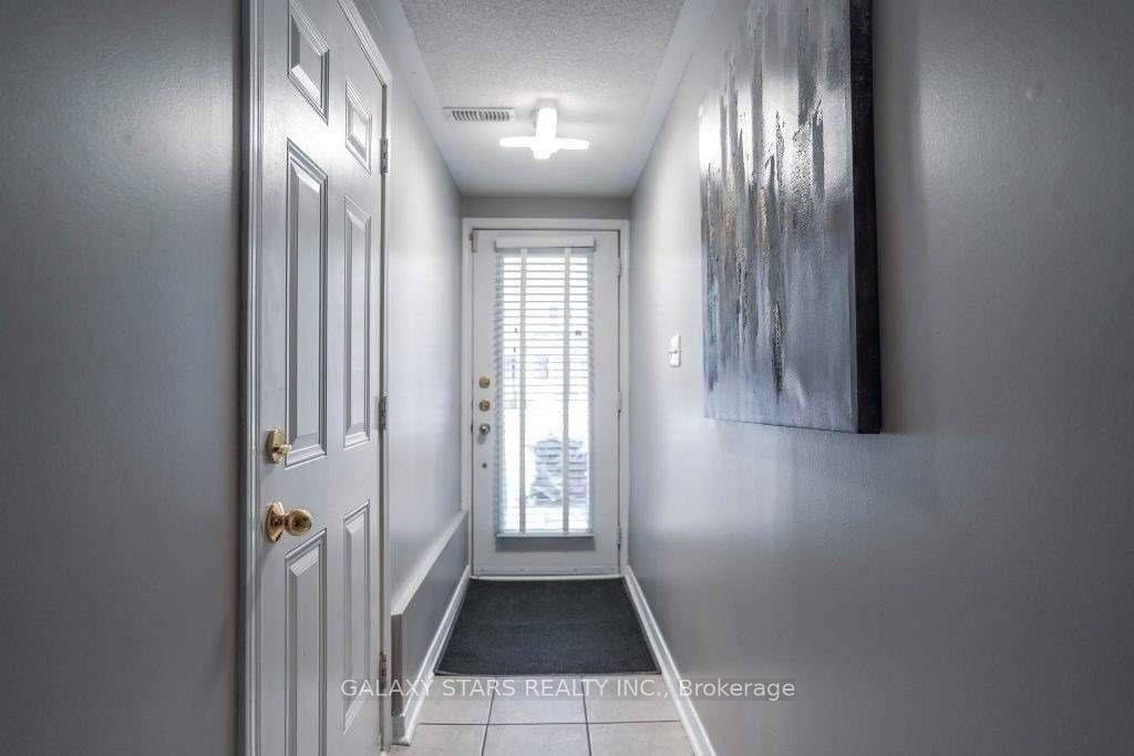 Photo 4 of 249 Monarch Avenue, Ajax, South West — HOMEH