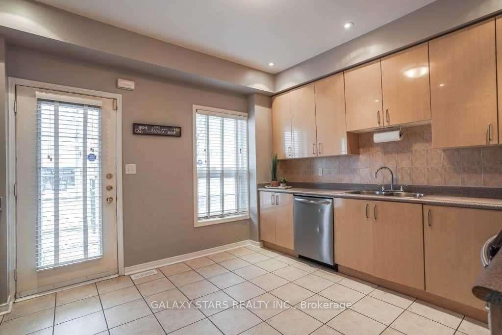 Photo 11 of 249 Monarch Avenue, Ajax, South West — HOMEH