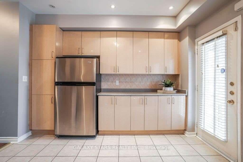 Photo 12 of 249 Monarch Avenue, Ajax, South West — HOMEH