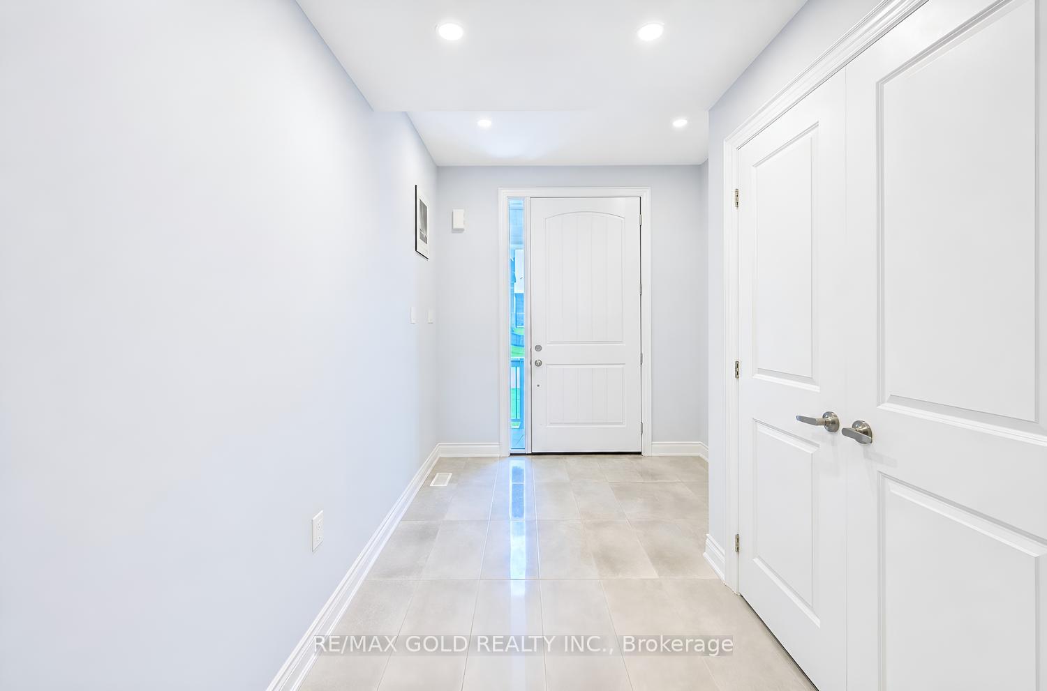 Photo 5 of 4 Kiernan Crescent N, New Tecumseth, Alliston — HOMEH