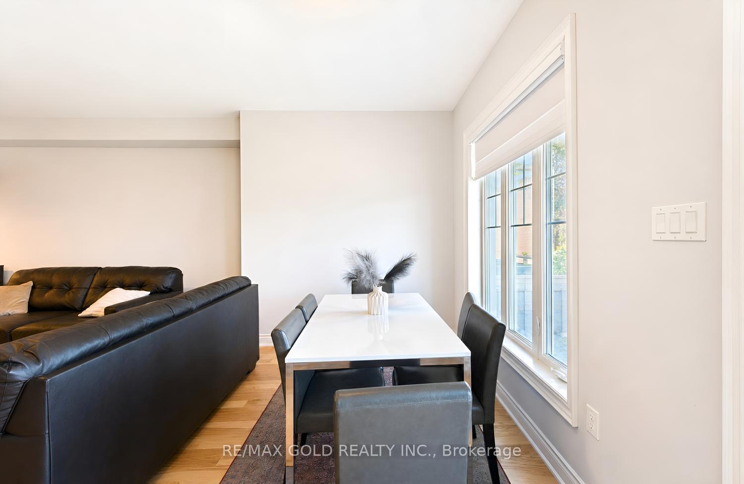 Photo 16 of 4 Kiernan Crescent N, New Tecumseth, Alliston — HOMEH
