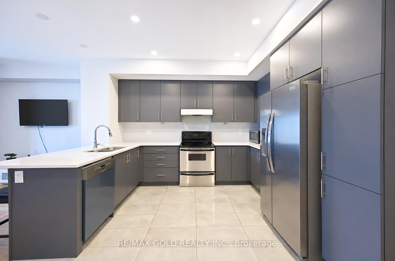 Photo 18 of 4 Kiernan Crescent N, New Tecumseth, Alliston — HOMEH