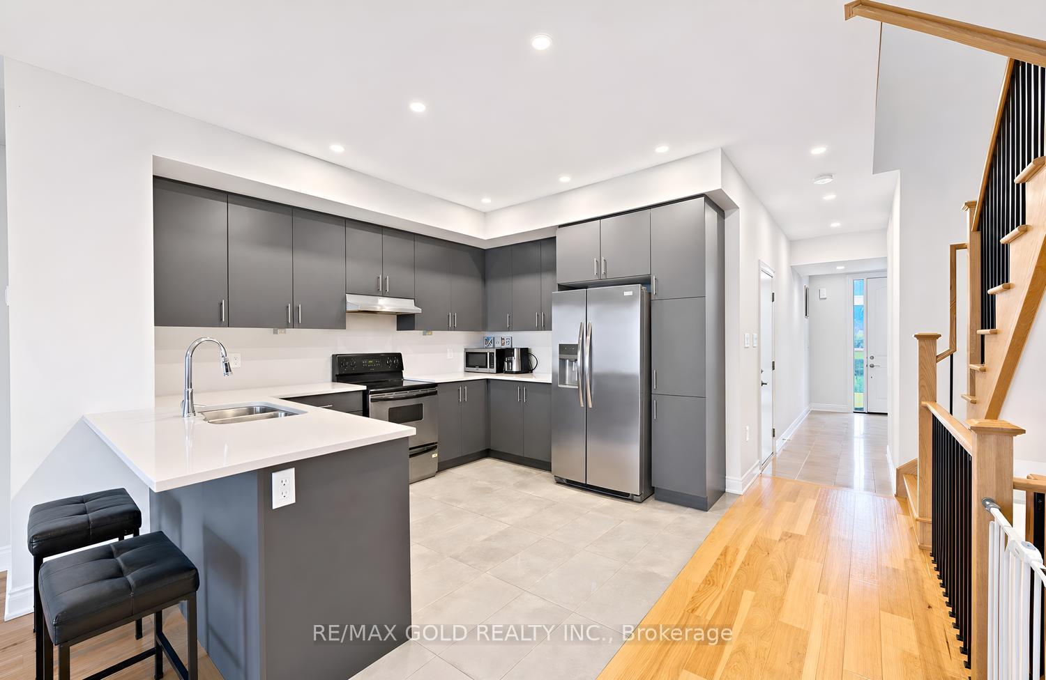 Photo 19 of 4 Kiernan Crescent N, New Tecumseth, Alliston — HOMEH