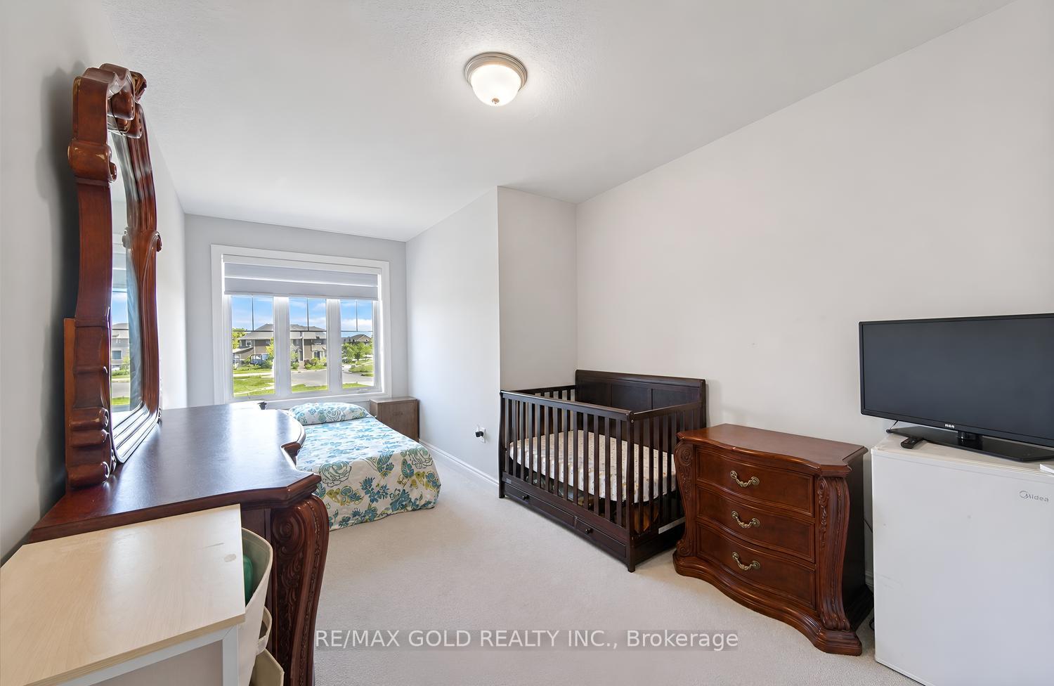 Photo 36 of 4 Kiernan Crescent N, New Tecumseth, Alliston — HOMEH