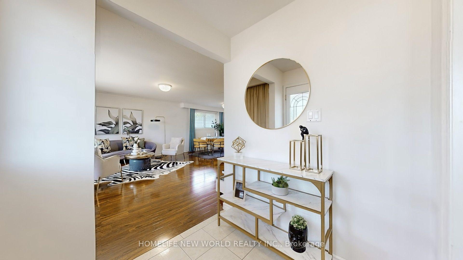 Photo 3 of Unit main Floor, 93 Clark Avenue, Markham, Thornhill — HOMEH