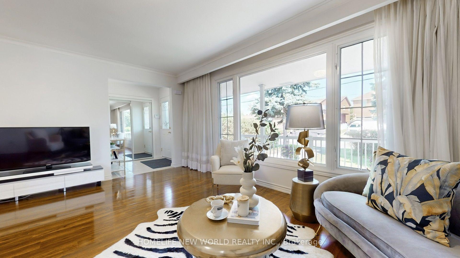 Photo 6 of Unit main Floor, 93 Clark Avenue, Markham, Thornhill — HOMEH