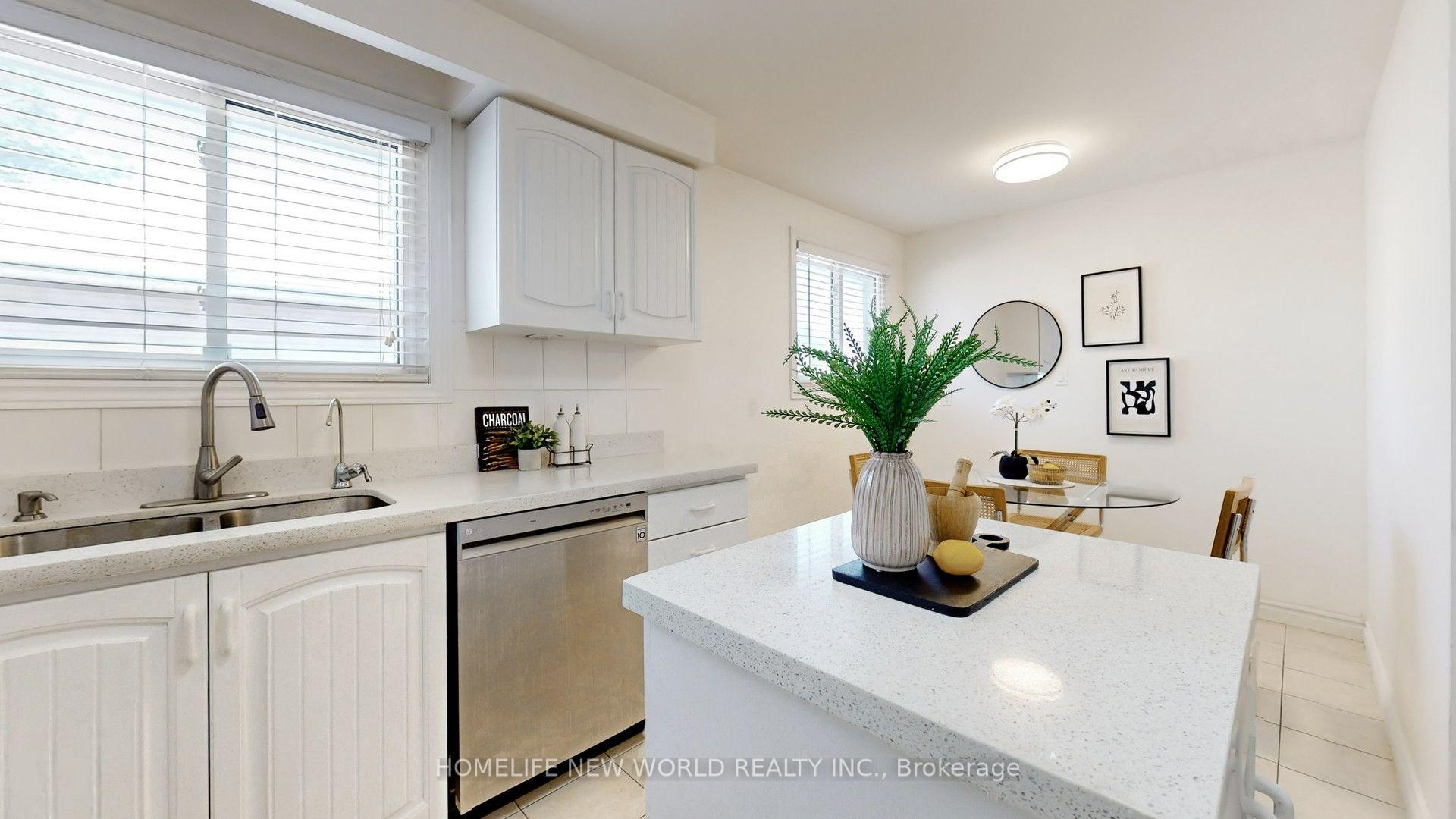 Photo 8 of Unit main Floor, 93 Clark Avenue, Markham, Thornhill — HOMEH