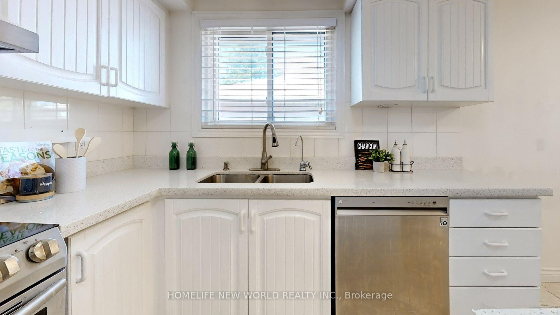 Photo 11 of Unit main Floor, 93 Clark Avenue, Markham, Thornhill — HOMEH