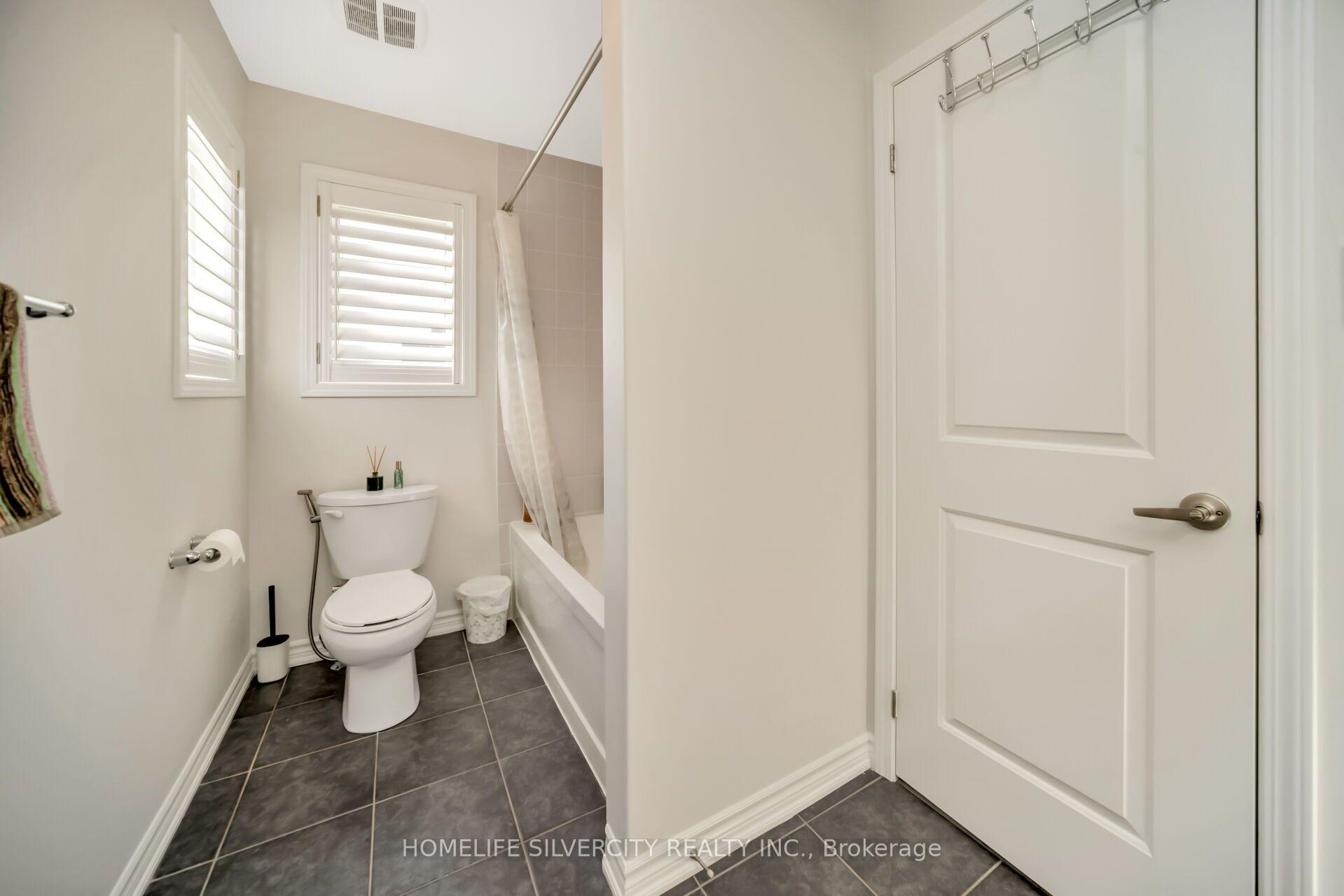 Photo 32 of 60 Tysonville Circle, Brampton, Northwest Brampton — HOMEH