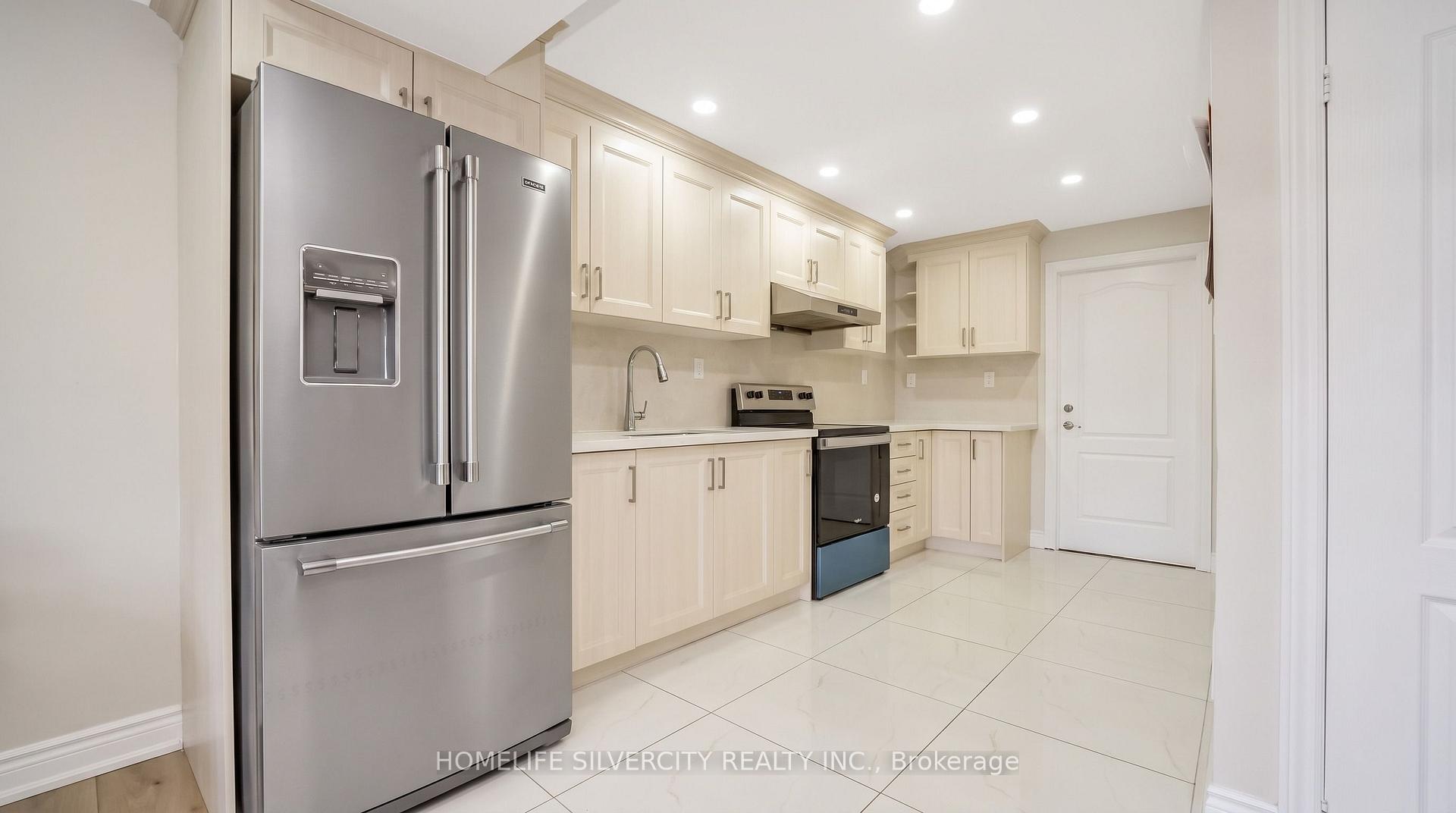 Photo 36 of 60 Tysonville Circle, Brampton, Northwest Brampton — HOMEH