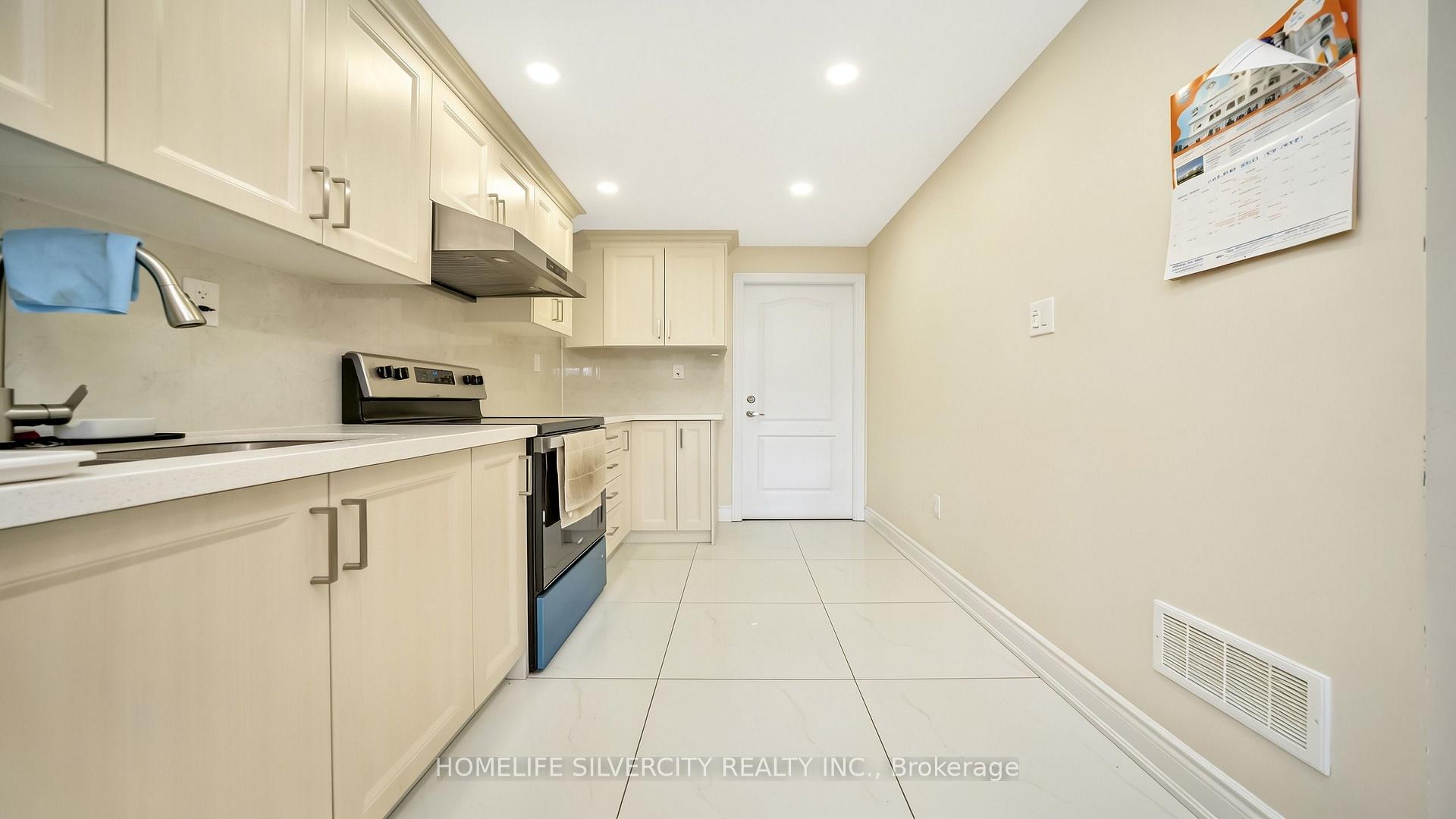 Photo 37 of 60 Tysonville Circle, Brampton, Northwest Brampton — HOMEH