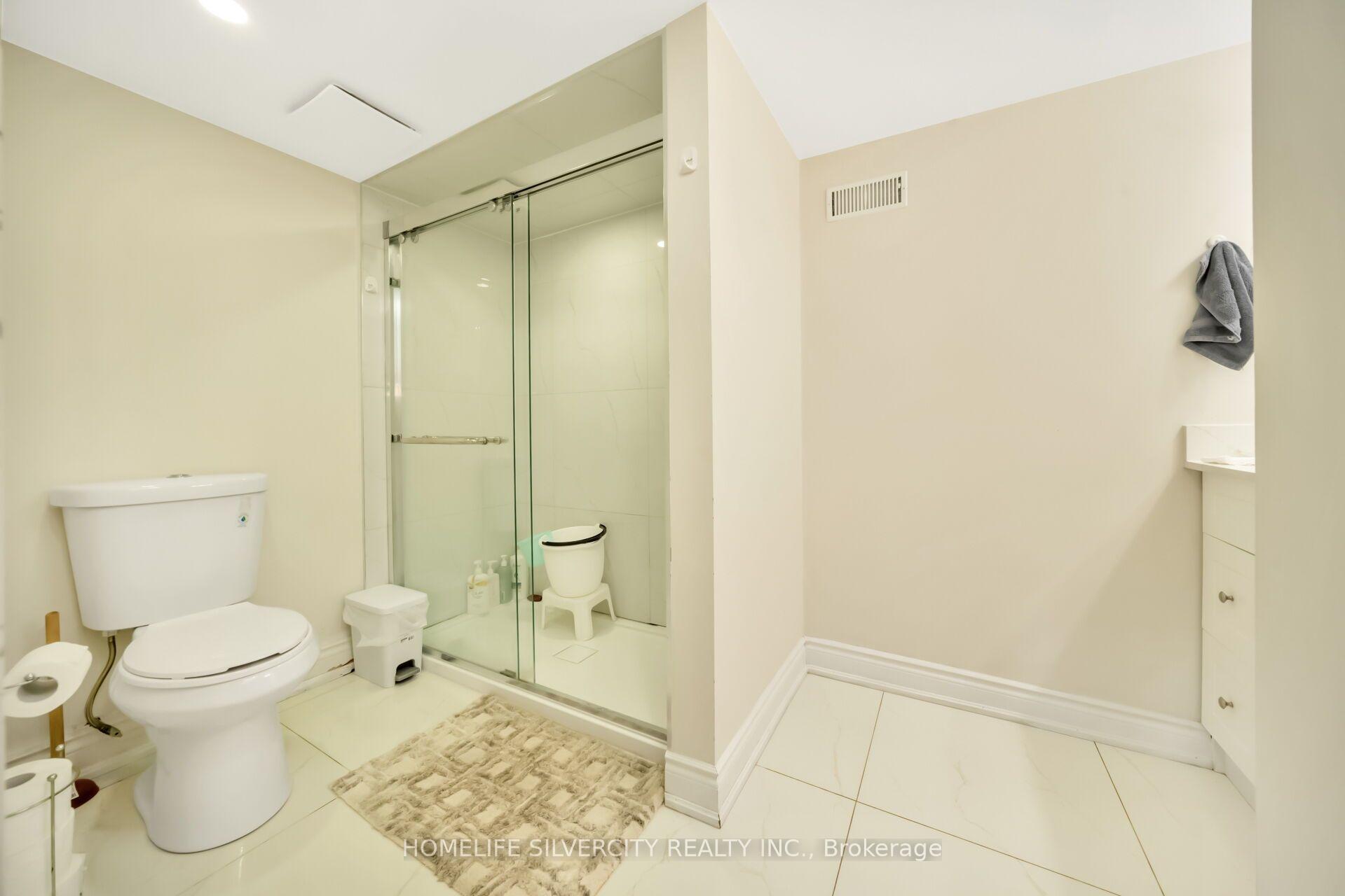 Photo 41 of 60 Tysonville Circle, Brampton, Northwest Brampton — HOMEH